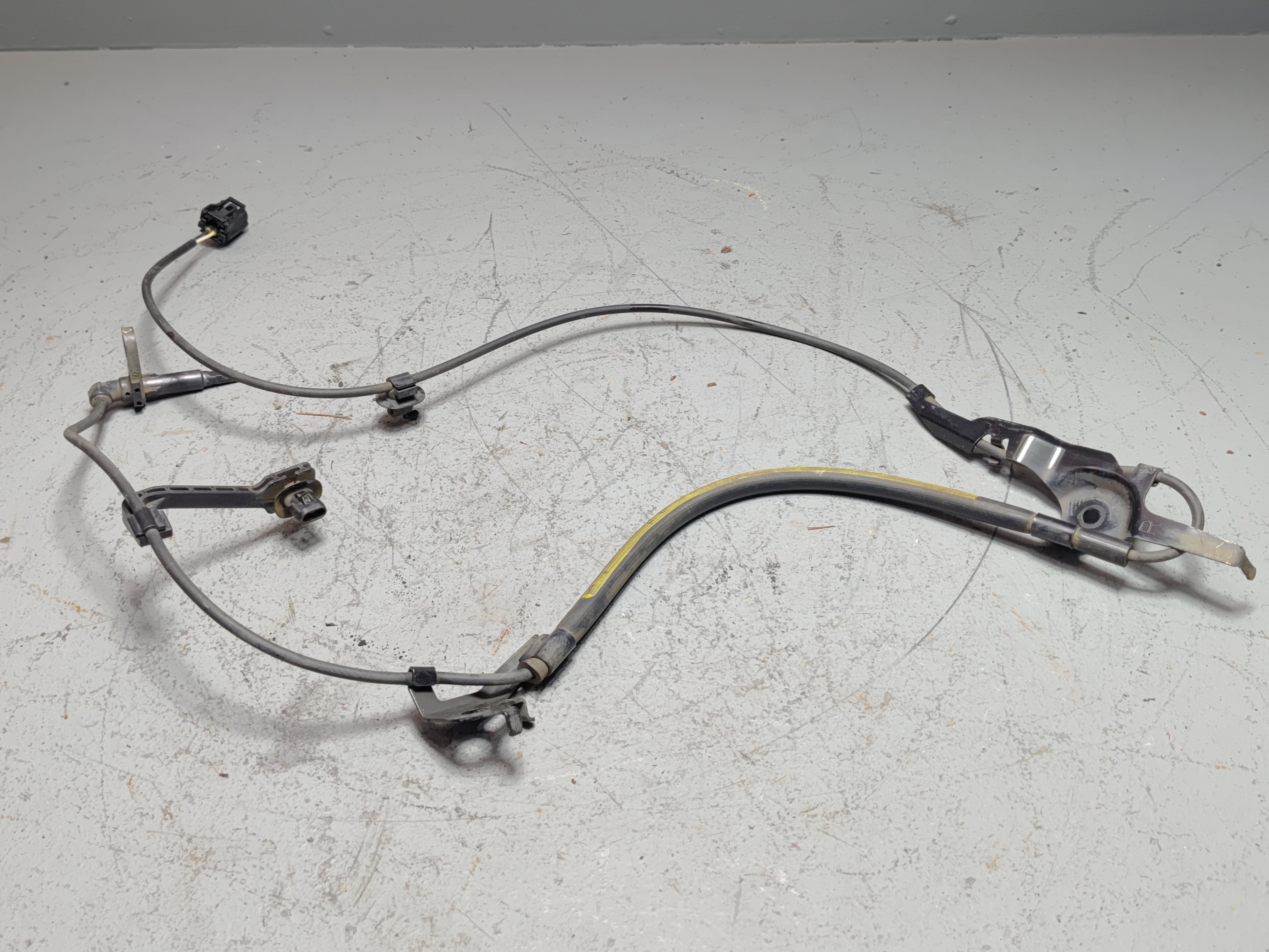 2019-2022 Toyota Avalon Front Right Passenger Side Wheel Speed ABS Sensor OEM