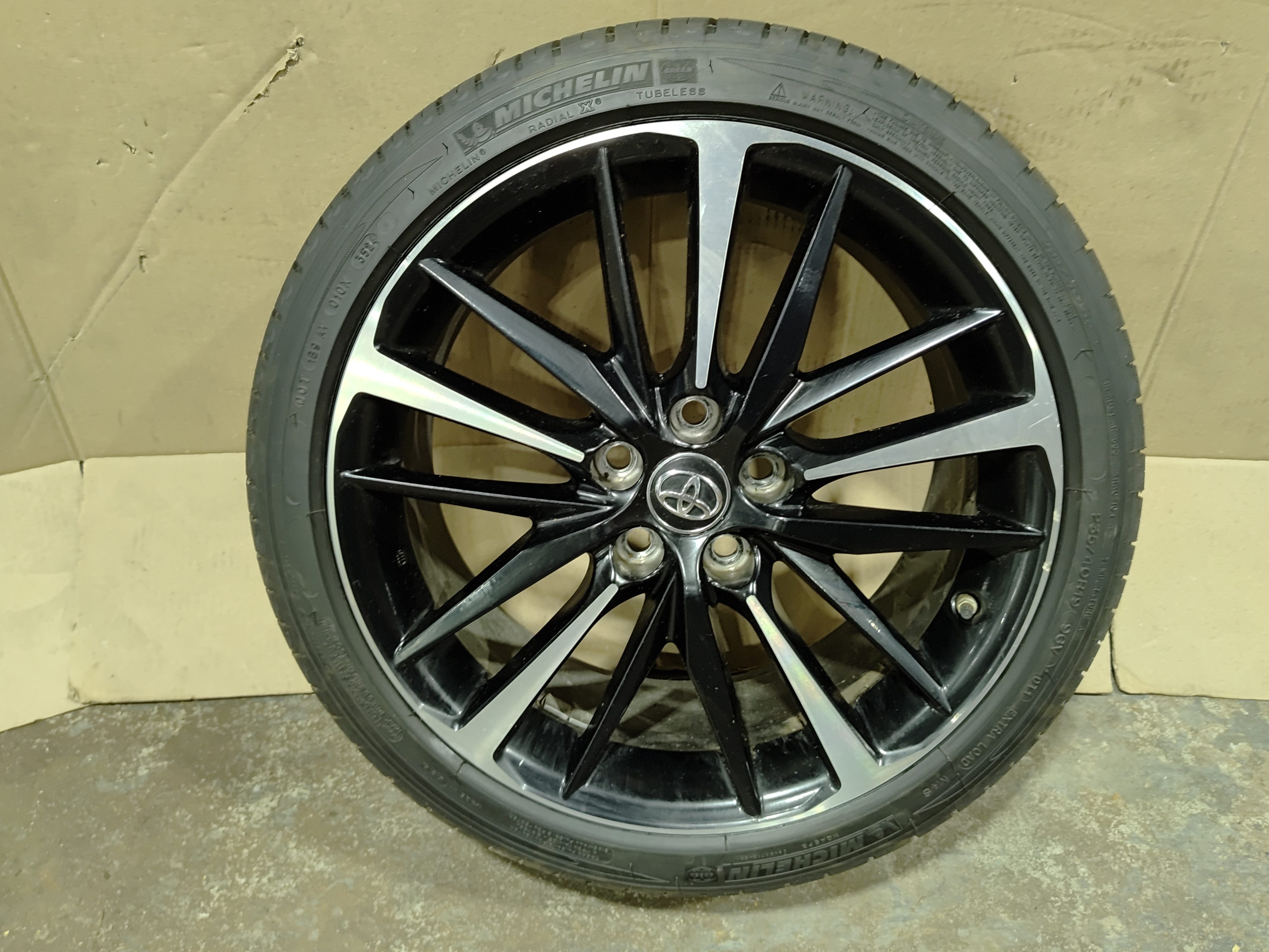 2018-2020 Toyota Camry Alloy Wheel Rim R19 8J w/Tire 235/40 OEM IA