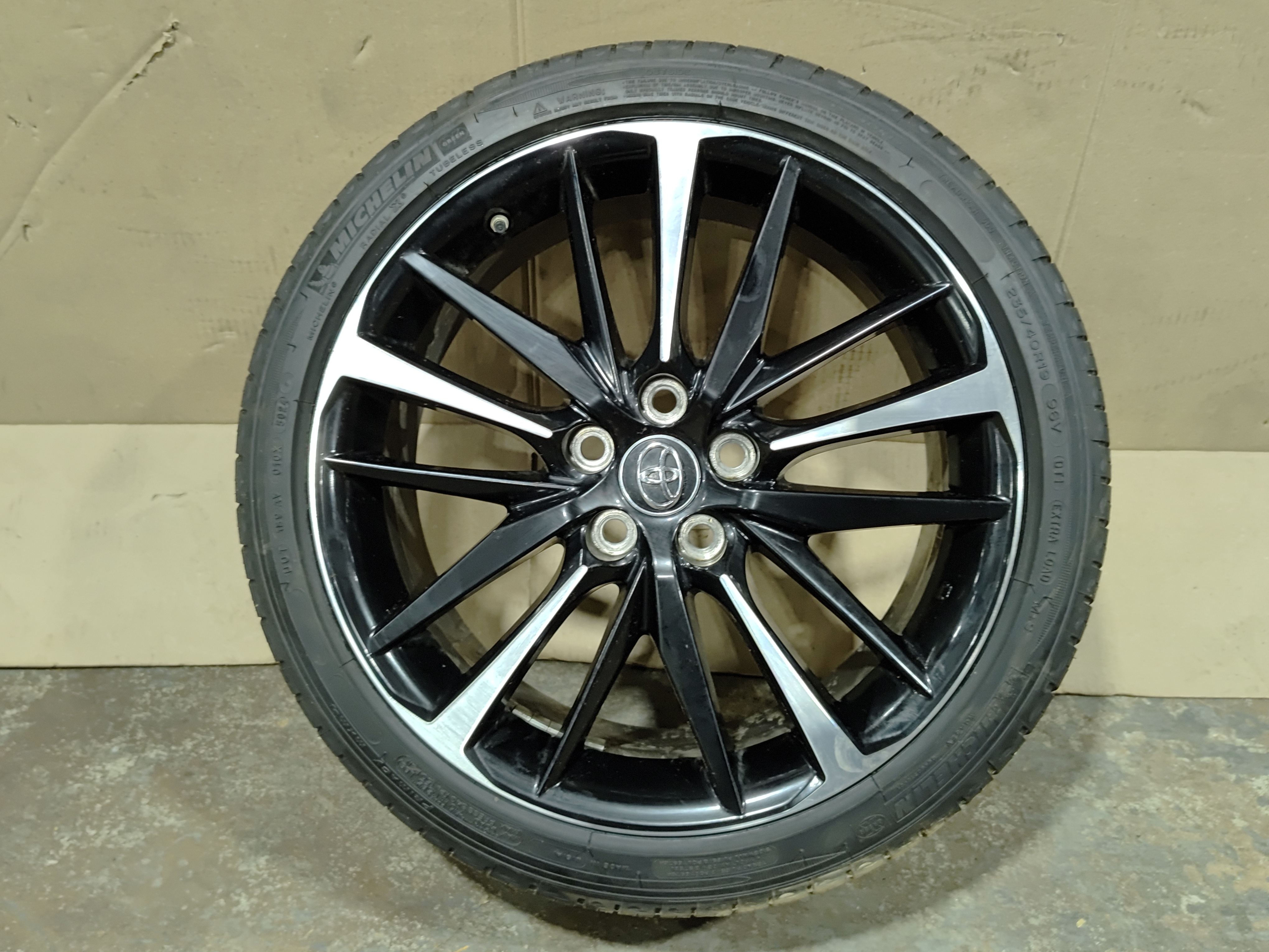 2018-2020 Toyota Camry Alloy Wheel Rim R19 8J w/Tire 235/40 OEM