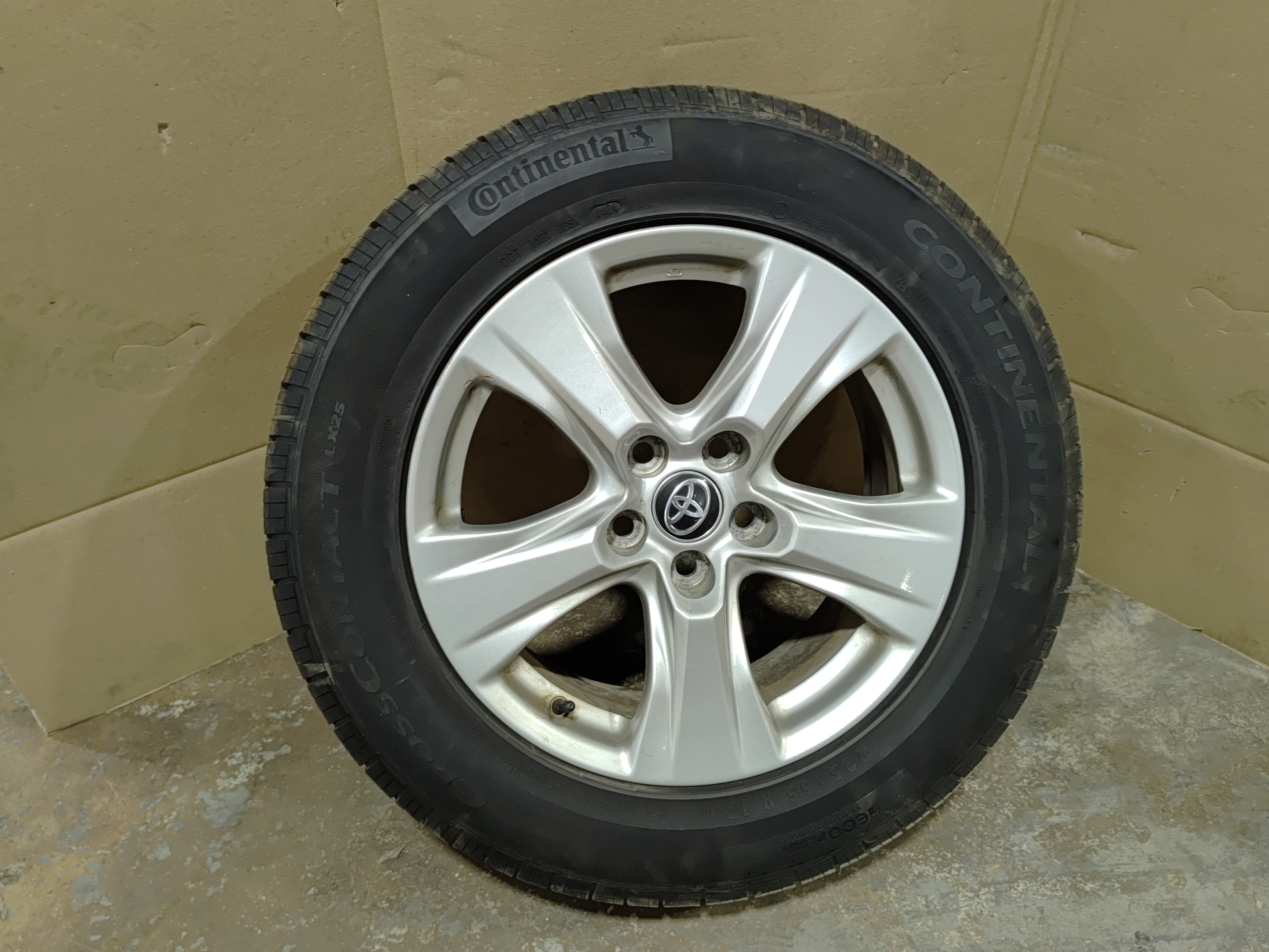 2019-2022 TOYOTA RAV4 XLE 17 INCH RIM WHEEL TIRE 17x7J 225/65 R17 1PCS OEM