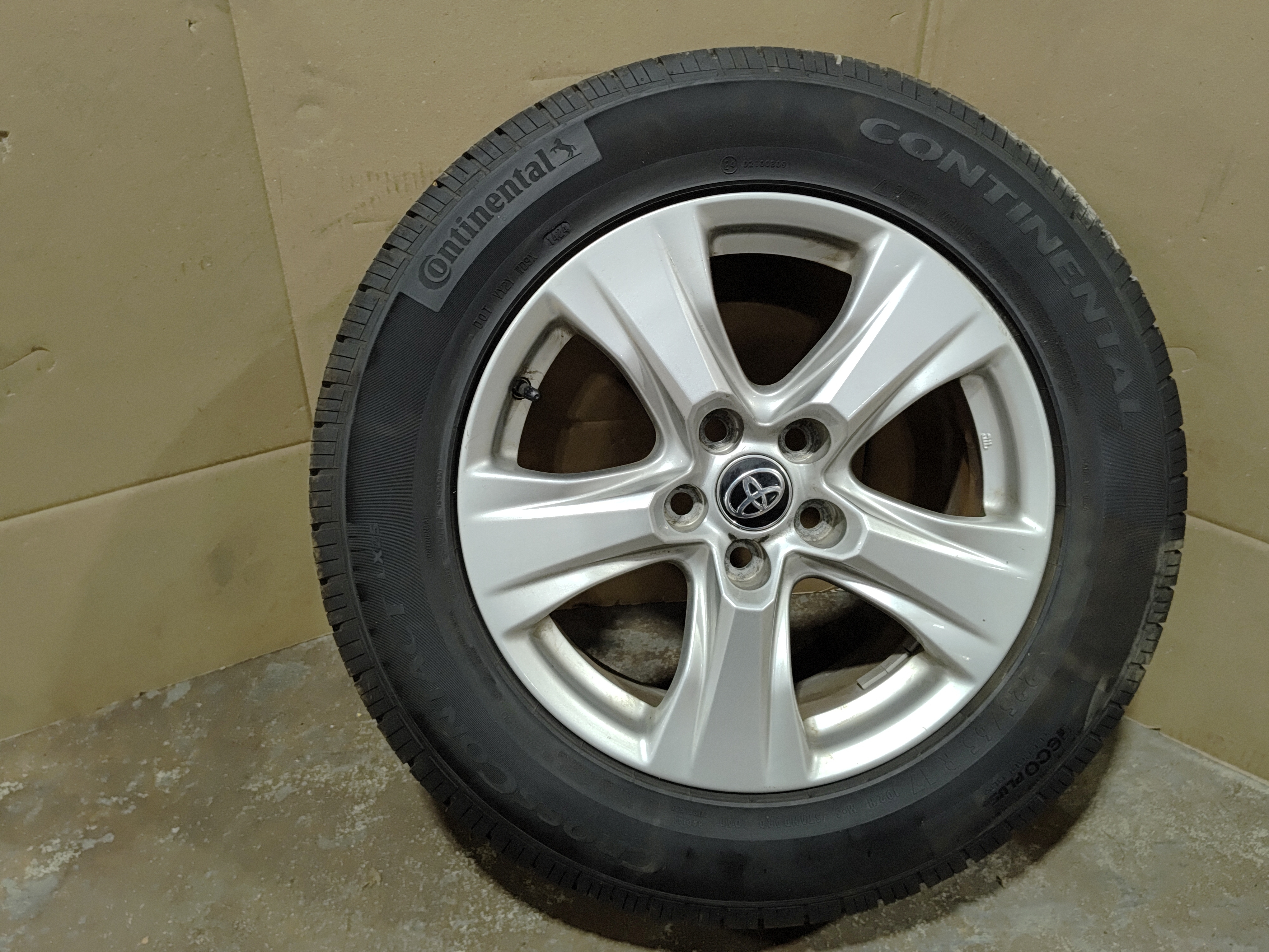 2019-2022 TOYOTA RAV4 XLE 17 INCH RIM WHEEL TIRE 17x7J 225/65 R17 1PCS OEM