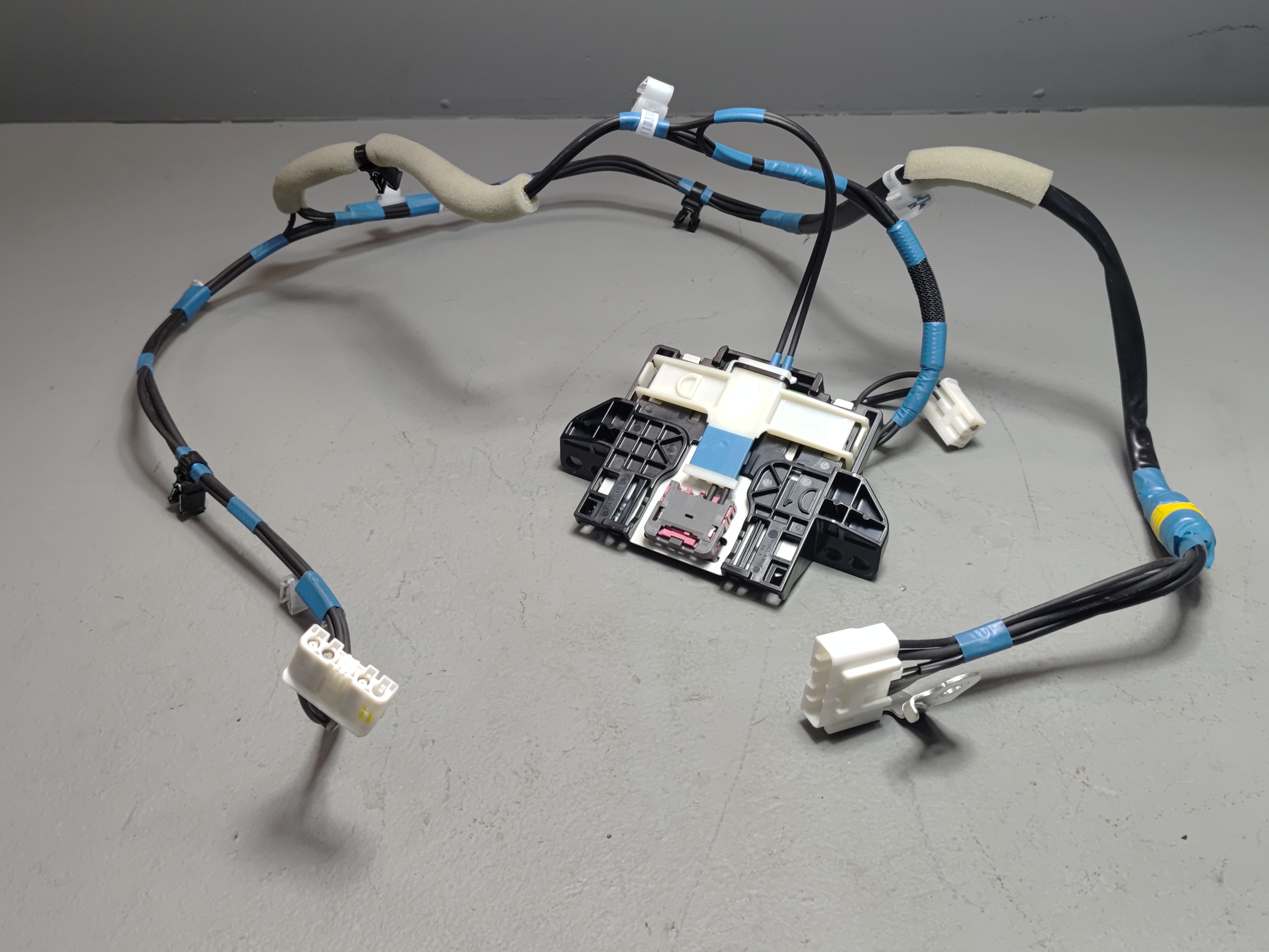 2020-2022 Toyota RAV4 GPS Navigation Antenna Module W/ Cable Wire Harness OEM