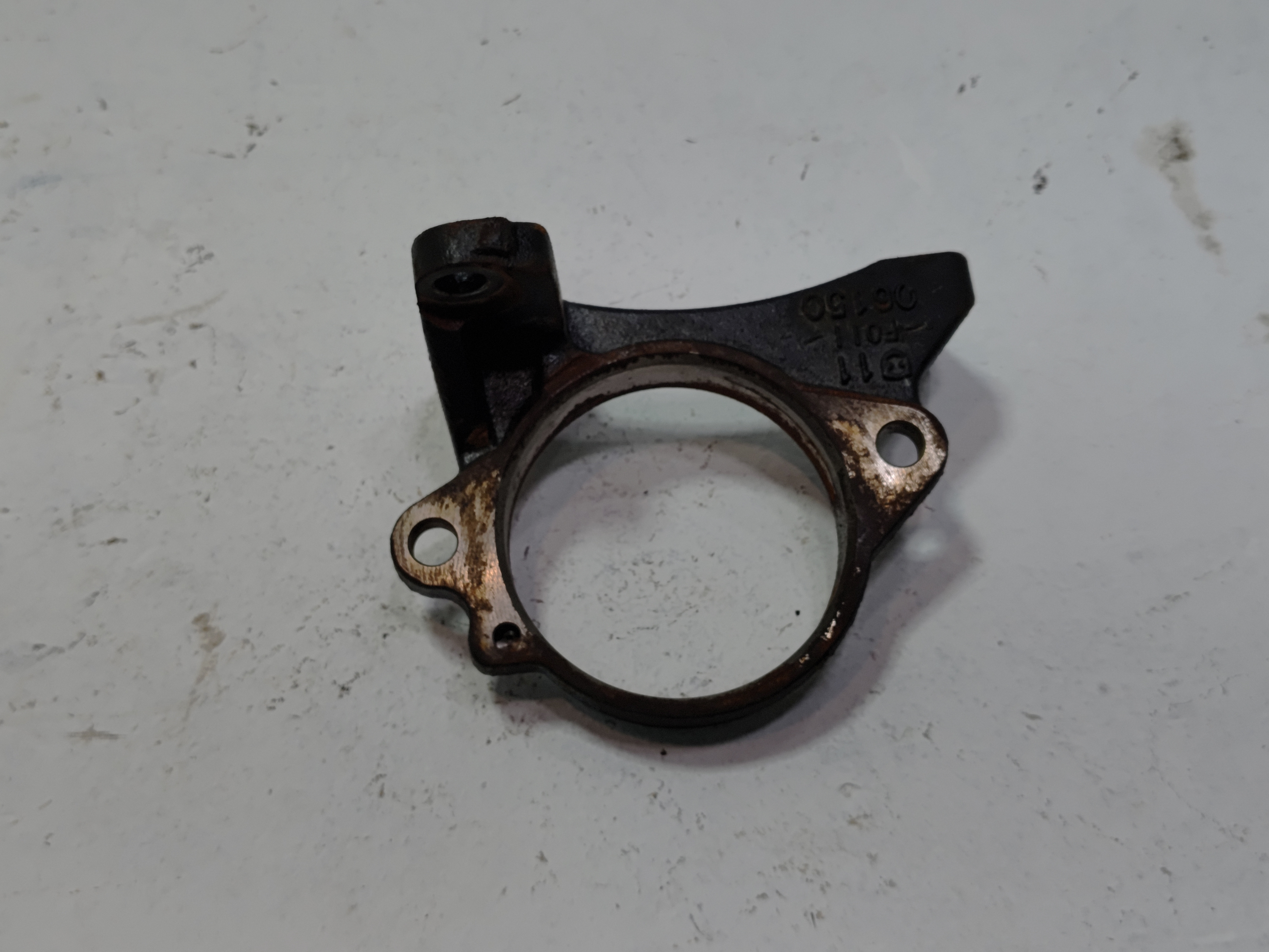 2019-2025 TOYOTA RAV4 HYBRID FRONT PASSENGER AXLE SHAFT BEARING SUPPORT OEM