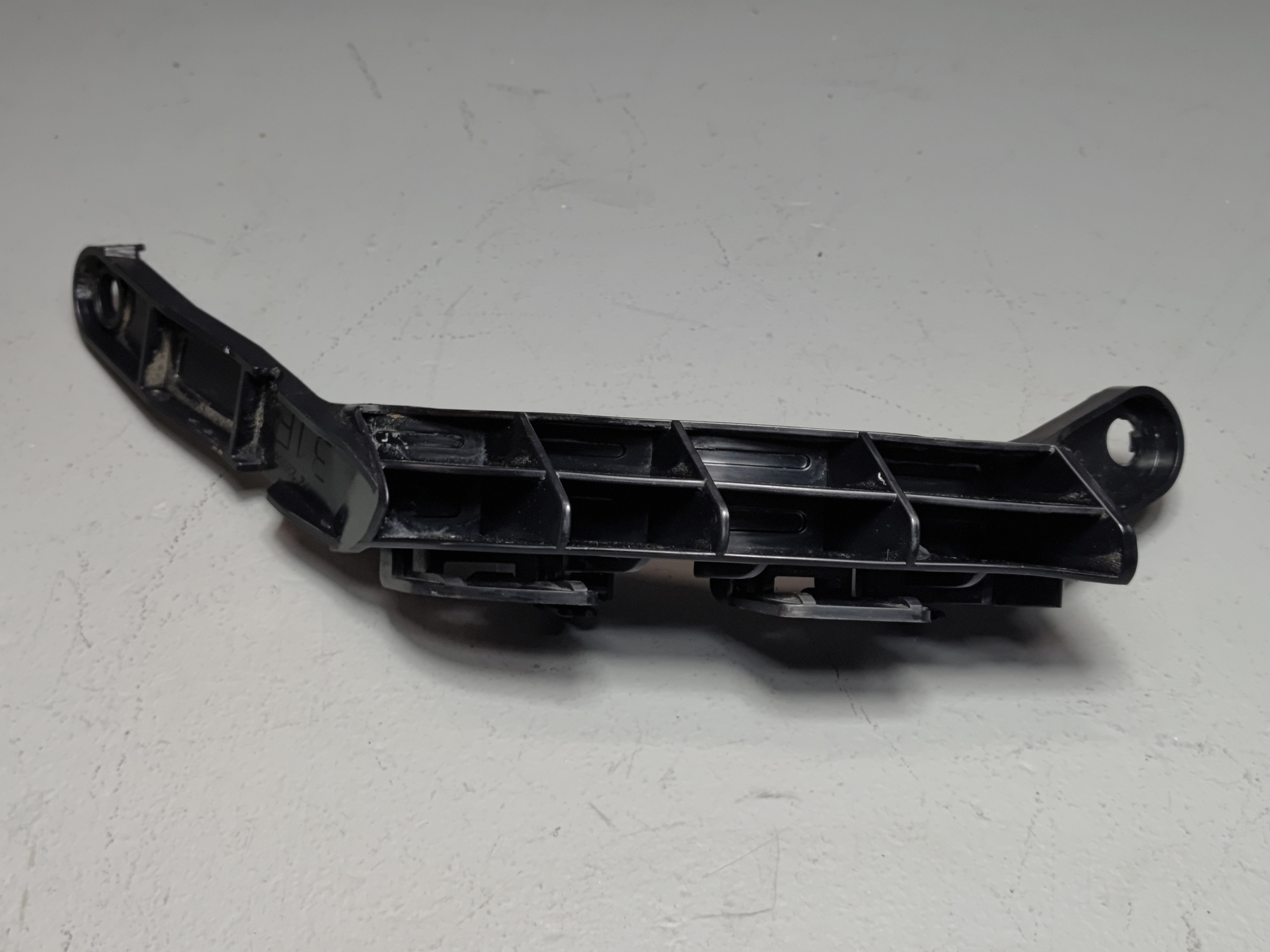 2019-2025 TOYOTA RAV4 REAR BUMPER PASSENGER SIDE UPPER SUPPORT BRACKET OEM