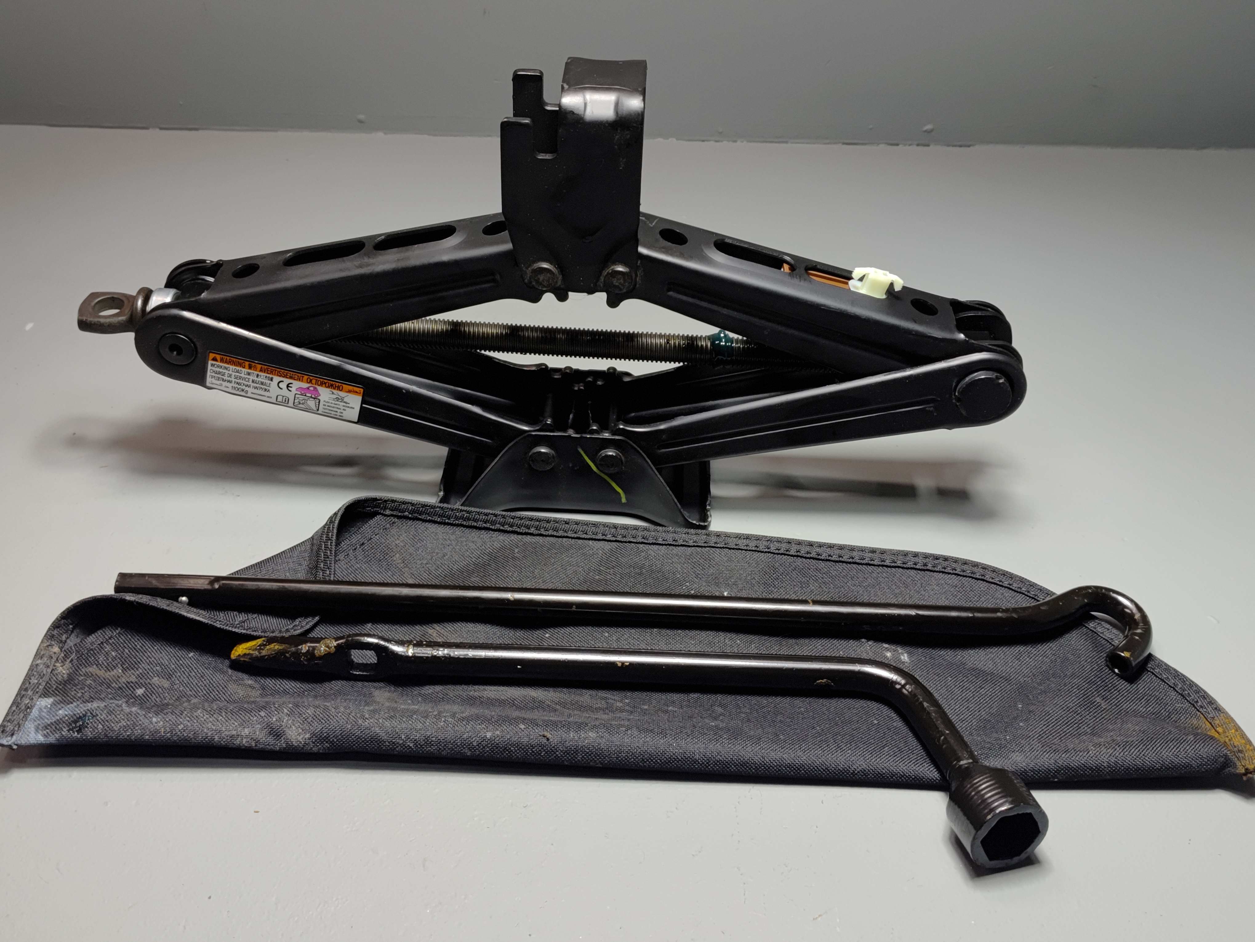 2019-2024 TOYOTA RAV4 SPARE TIRE WHEEL JACK LIFT & TOOLS STORAGE TRAY CASE OEM