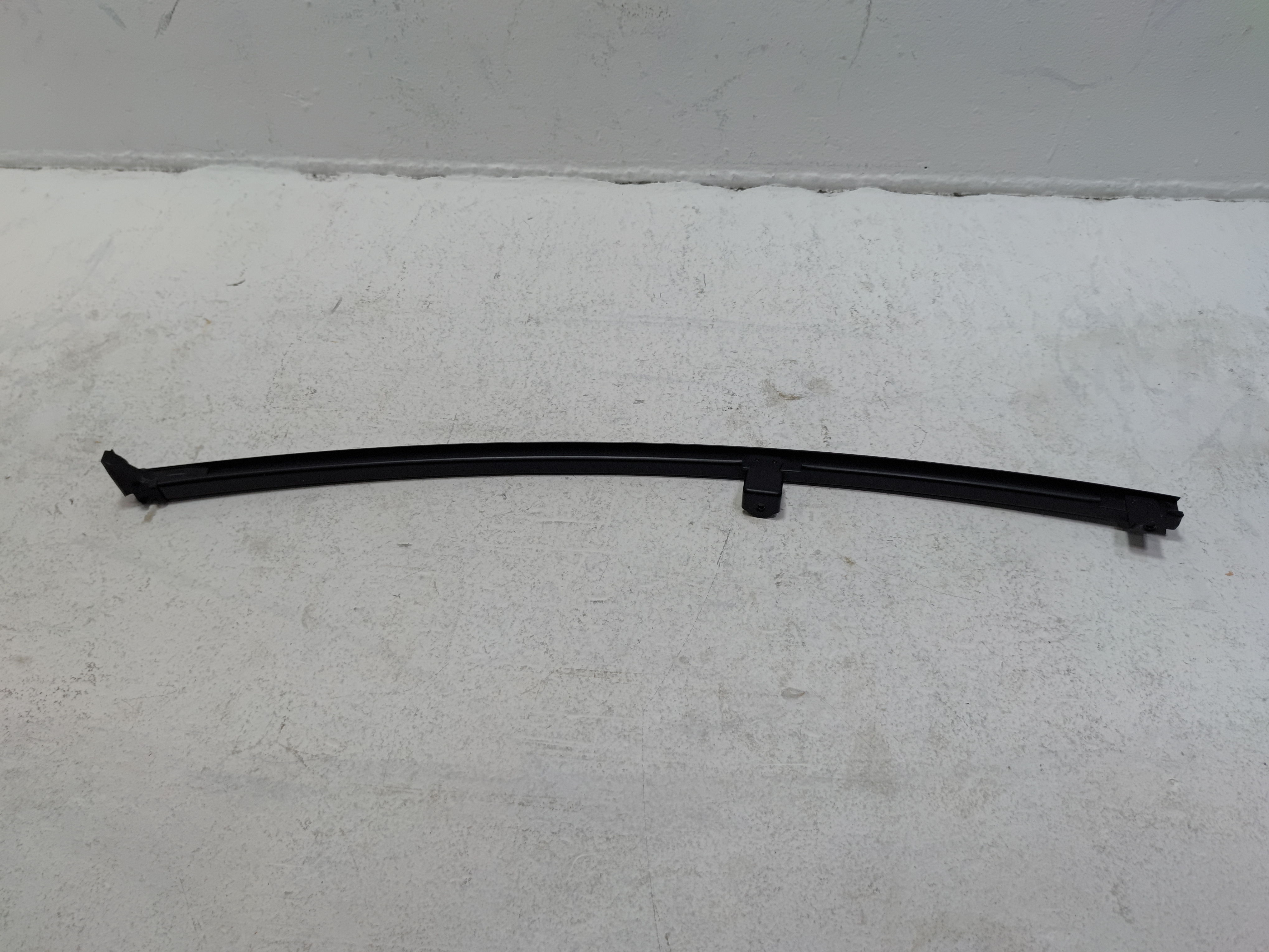 2019 - 2025 TOYOTA RAV4 REAR PASSENGER SIDE DOOR WINDOW GLASS GUIDE CHANNEL OEM