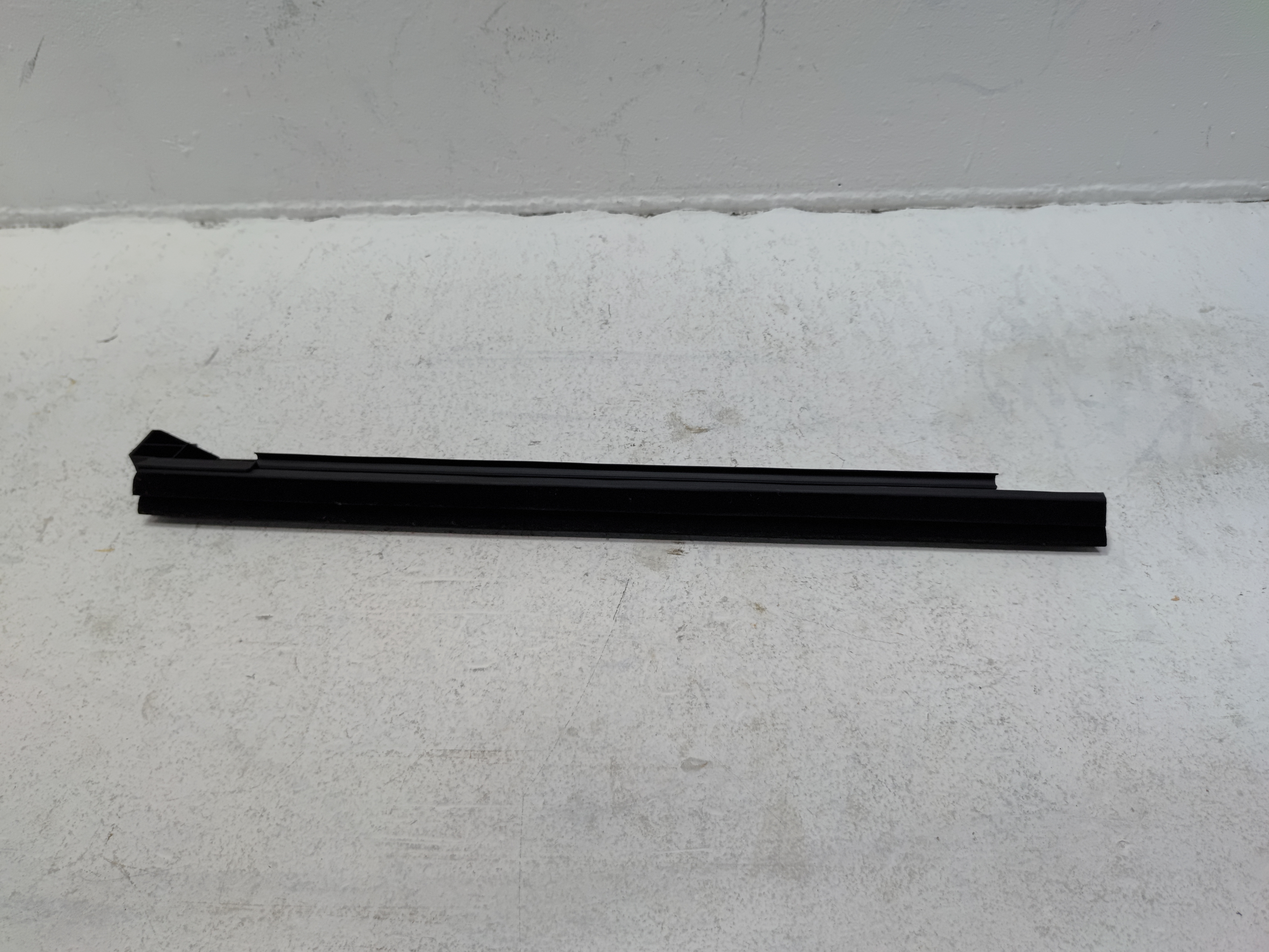 2019-2025 TOYOTA RAV4 REAR PASSENGER SIDE DOOR WINDOW BELT WEATHERSTRIP SEAL OEM