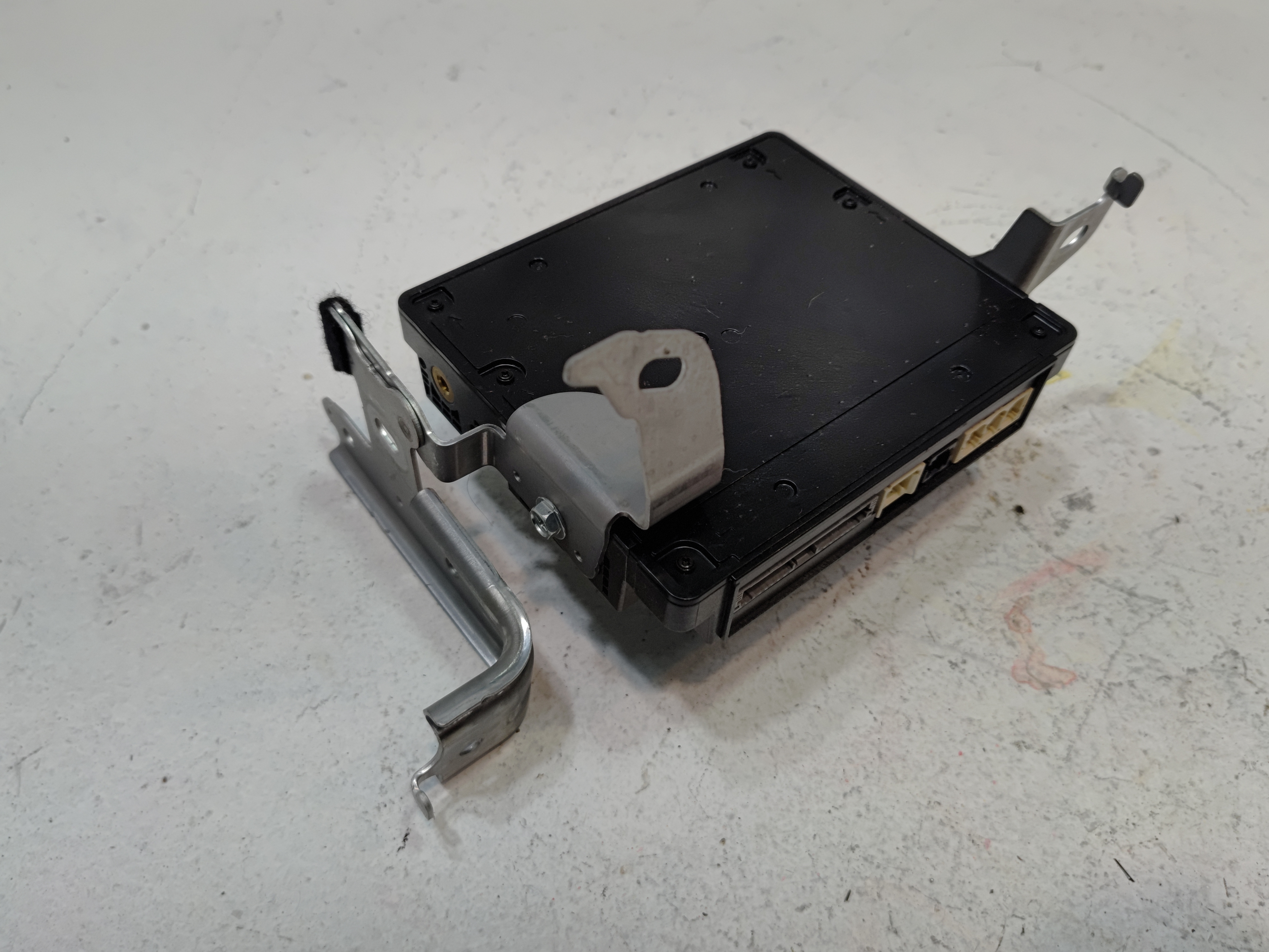 2019-2024 TOYOTA RAV4 TRANSCEIVER TELEMATICS CONTROL MODULE OEM