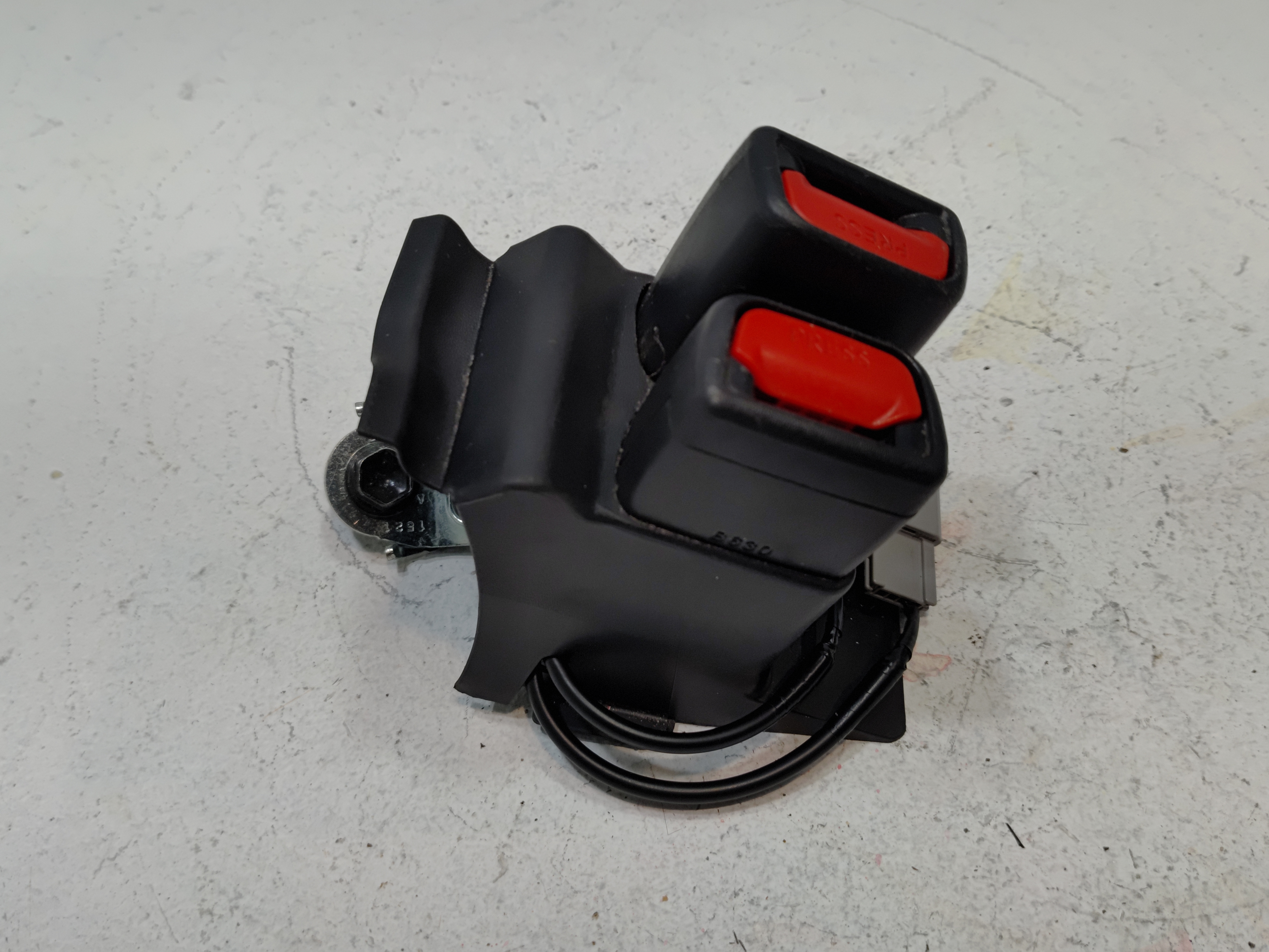 2019-2025 Toyota RAV4 Rear Left Driver Side Seat Belt Seatbelt Inner Buckle OEM