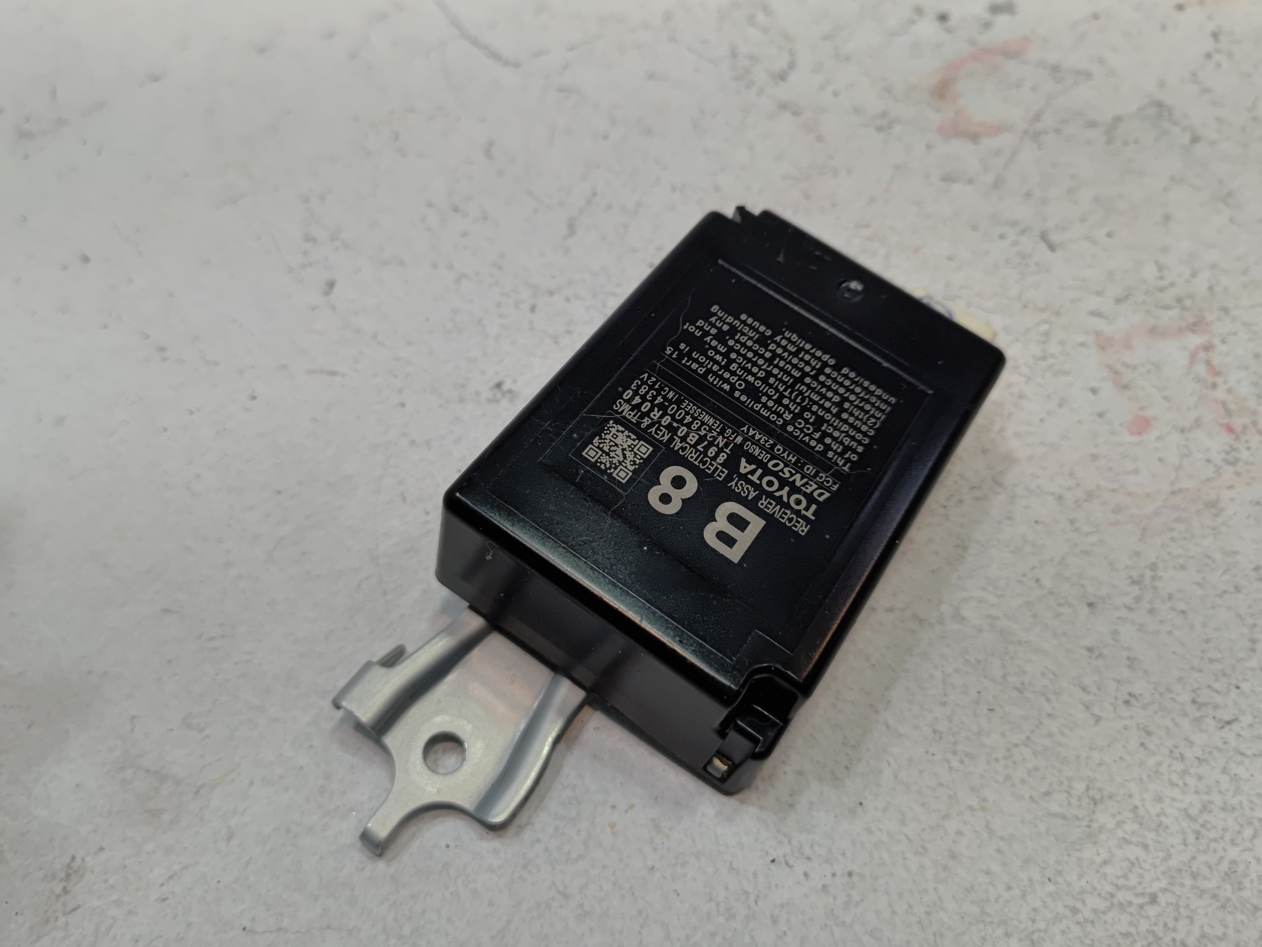 2019-2024 Toyota RAV4 Keyless Entry Receiver & Tpms Module Unit OEM