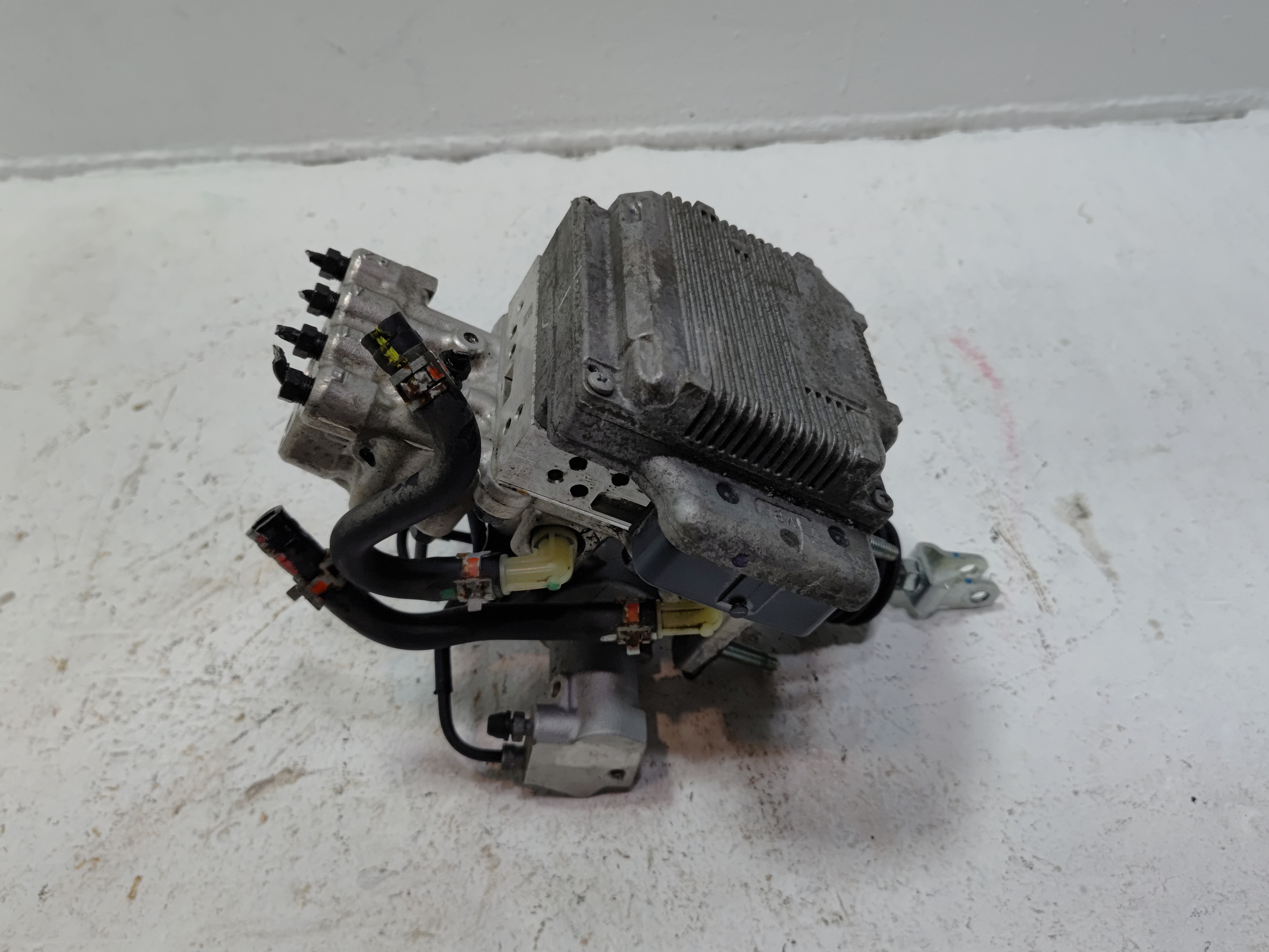 2020-2022 Toyota RAV4 Power Brake Booster Master Cylinder OEM