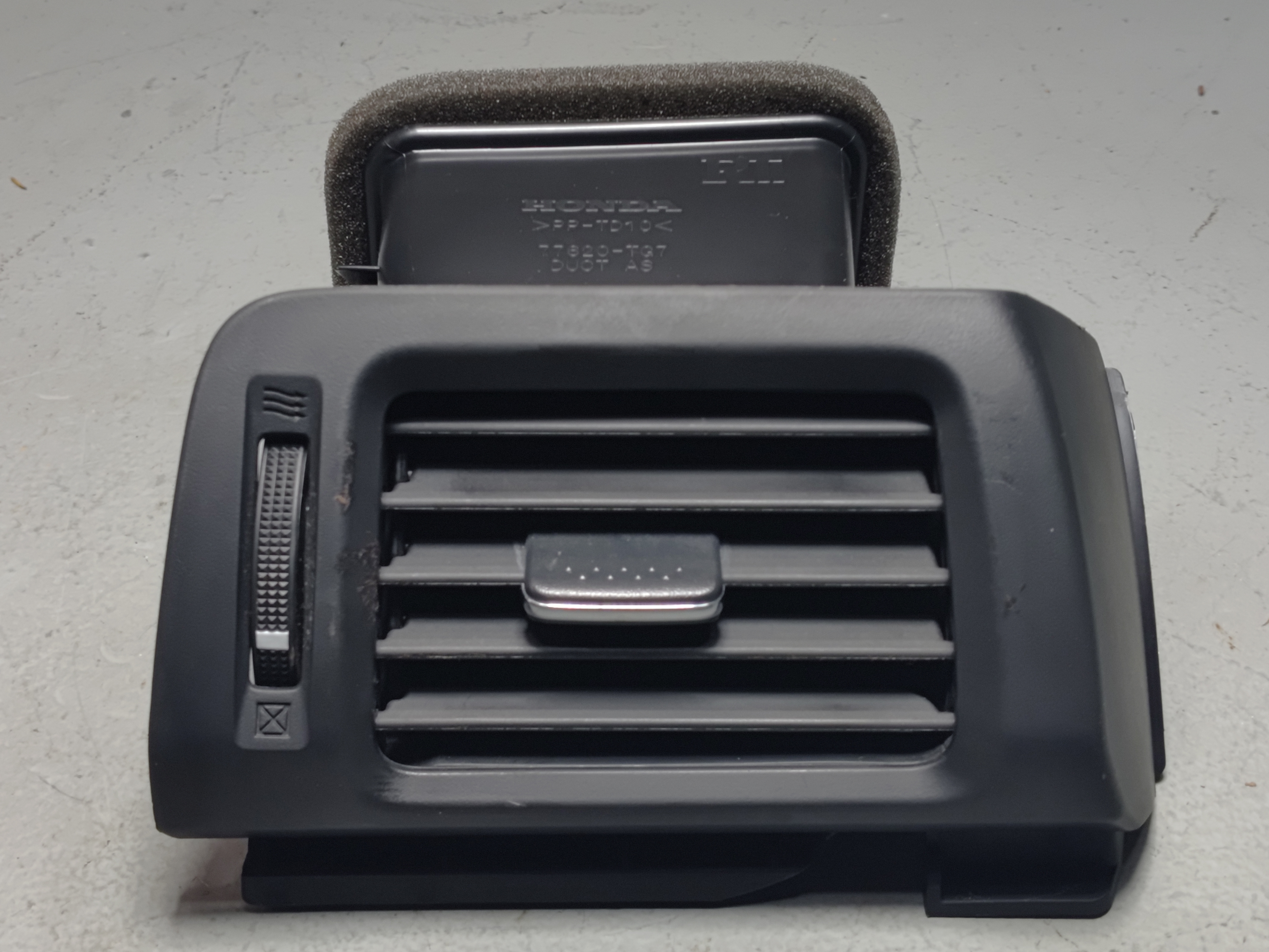 2018-2022 HONDA PILOT DASH DASHBOARD PASSENGER SIDE OUTER AC AIR VENT GRILLE OEM
