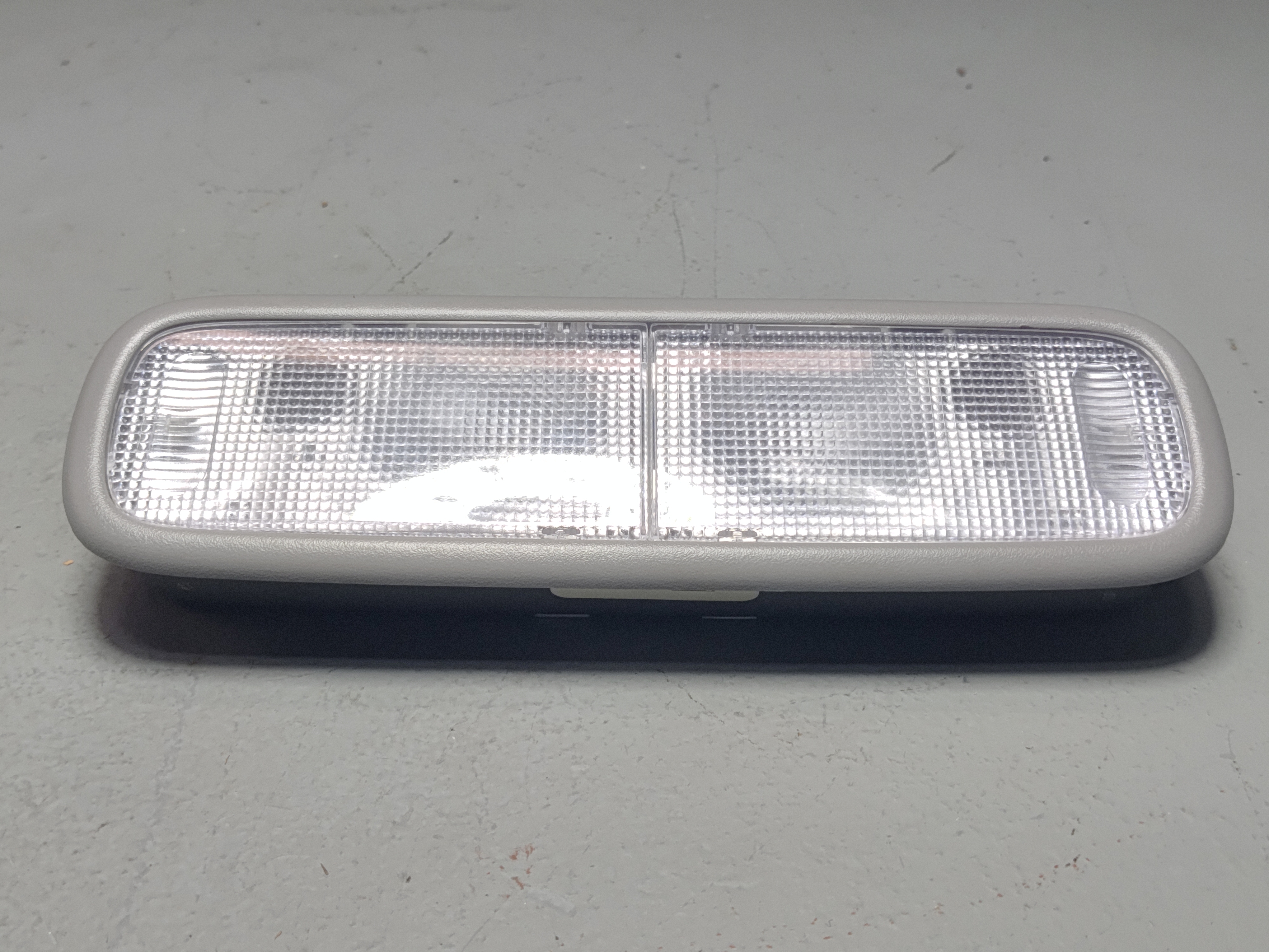 2016-2022 HONDA PILOT FRONT OVERHEAD DOME LAMP OEM