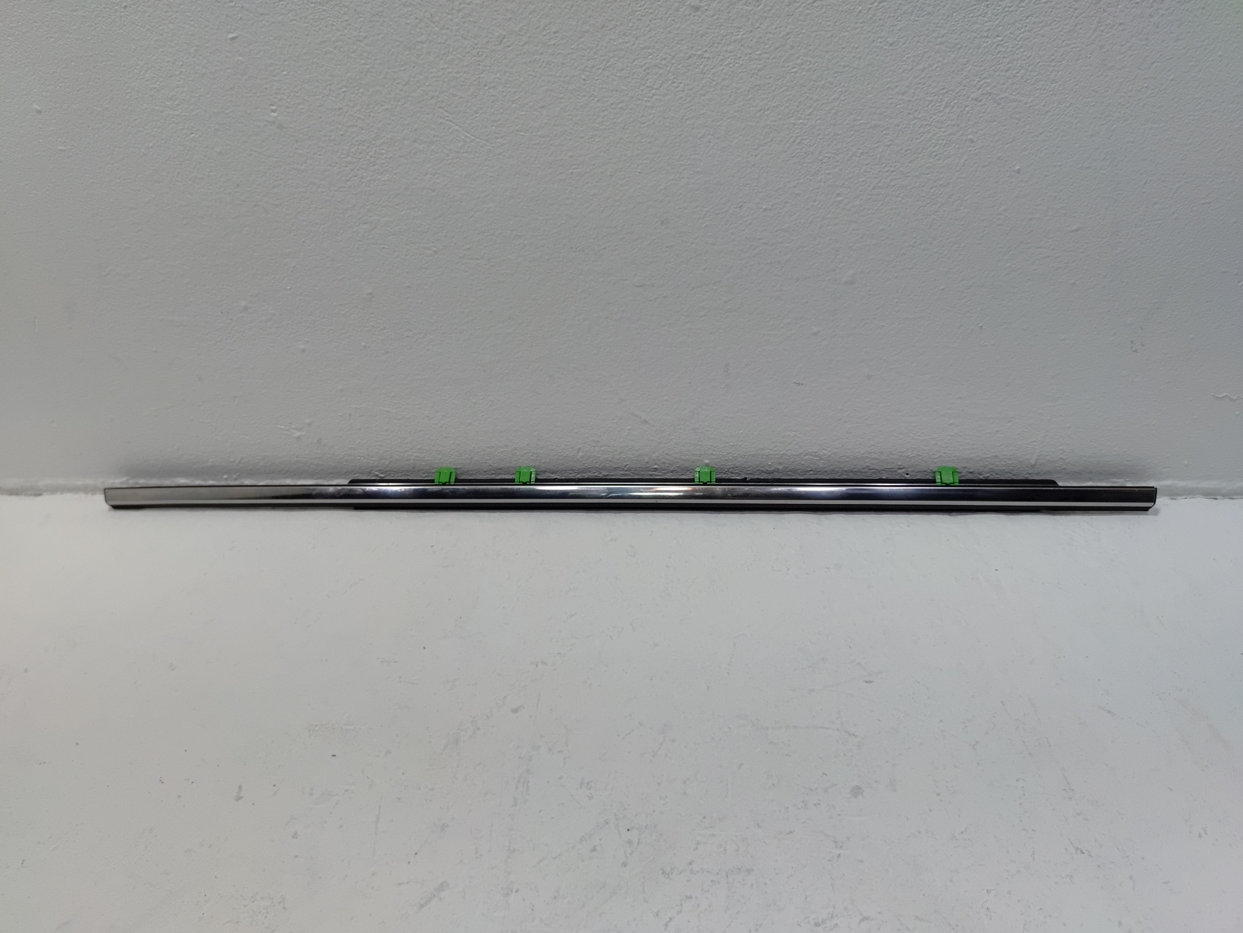 OEM REAR LEFT DRIVER SIDE DOOR WINDOW BELT  MOLDING 2016-2022 HONDA PILOT