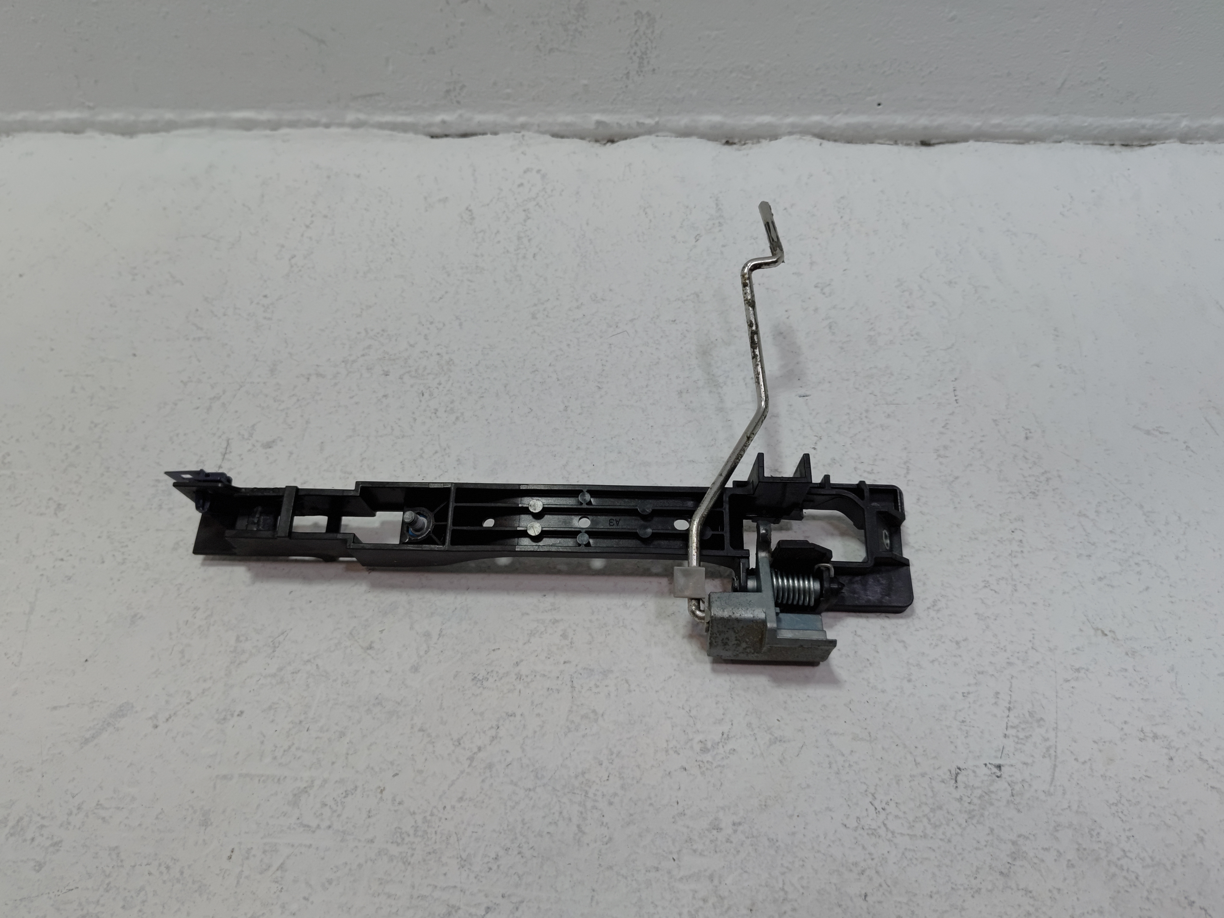 HONDA PILOT FRONT LEFT DRIVER SIDE EXTERIOR DOOR HANDLE BASE 2016-2022 OEM