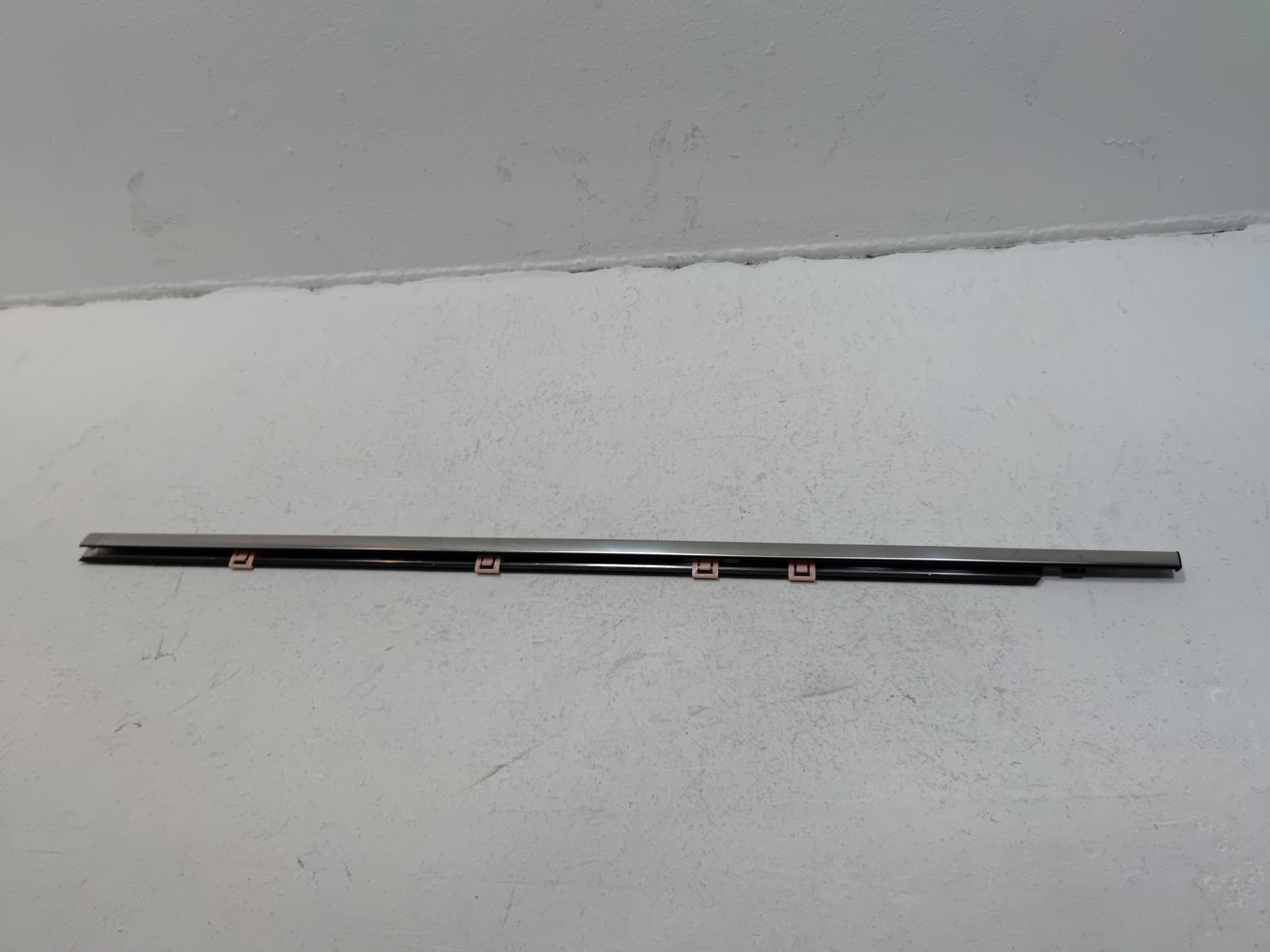 HONDA PILOT FRONT LEFT DRIVER SIDE DOOR WINDOW BELT MOLDING 2016-2022 OEM