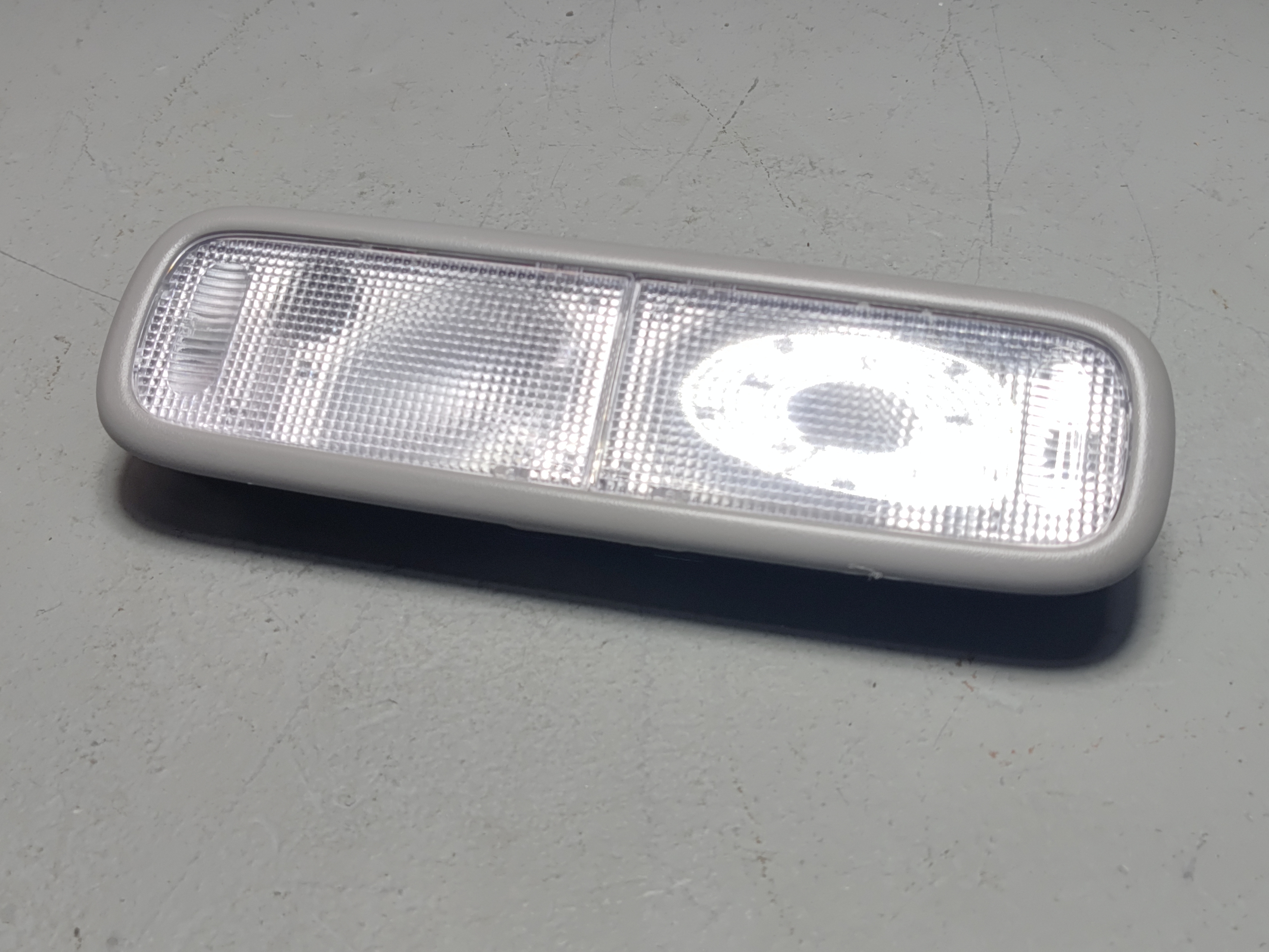 2016-2022 HONDA PILOT CENTER OVERHEAD DOME LAMP OEM