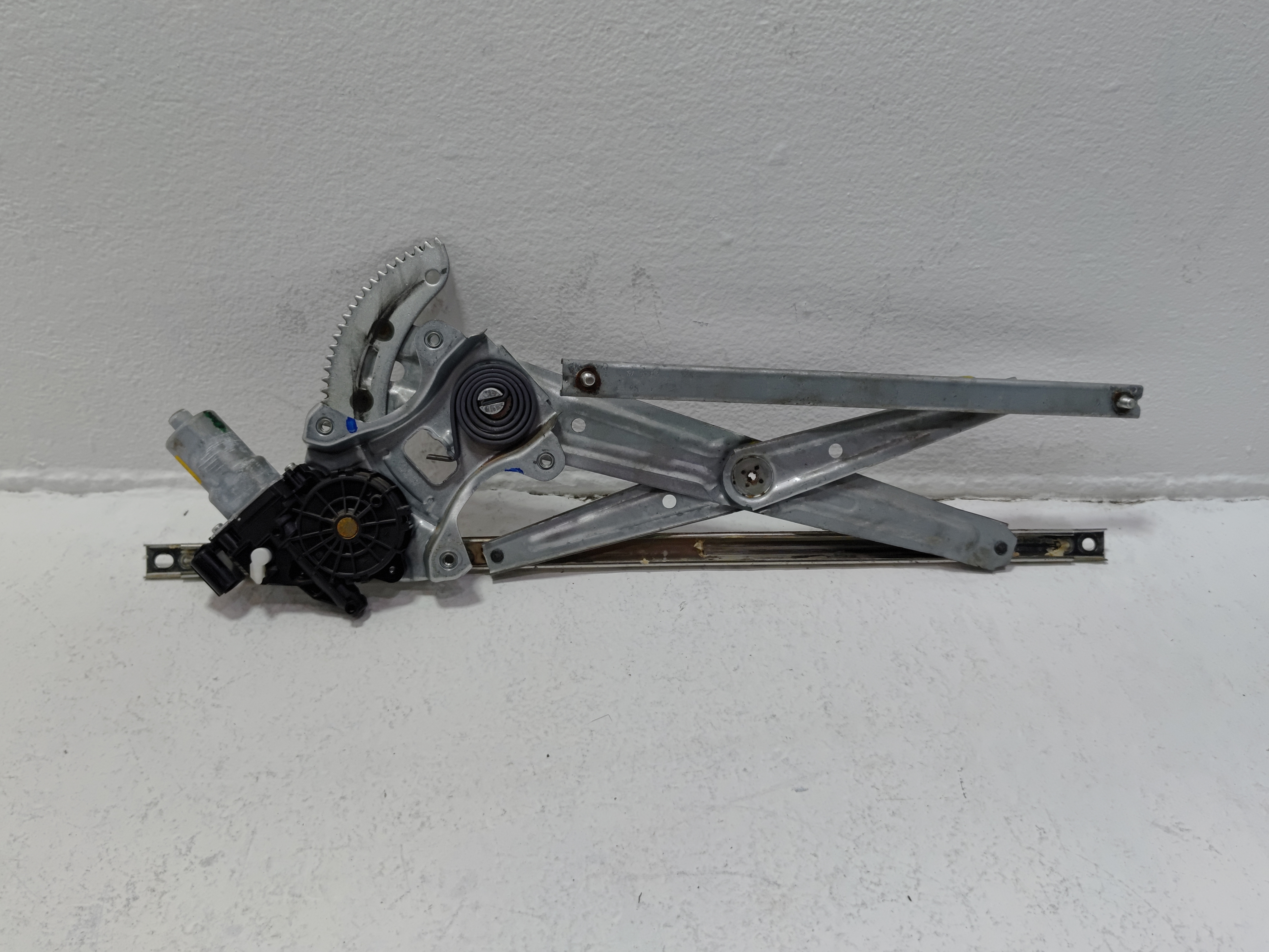 2016-2022 HONDA PILOT FRONT PASSENGER SIDE DOOR WINDOW REGULATOR W/ MOTOR OEM
