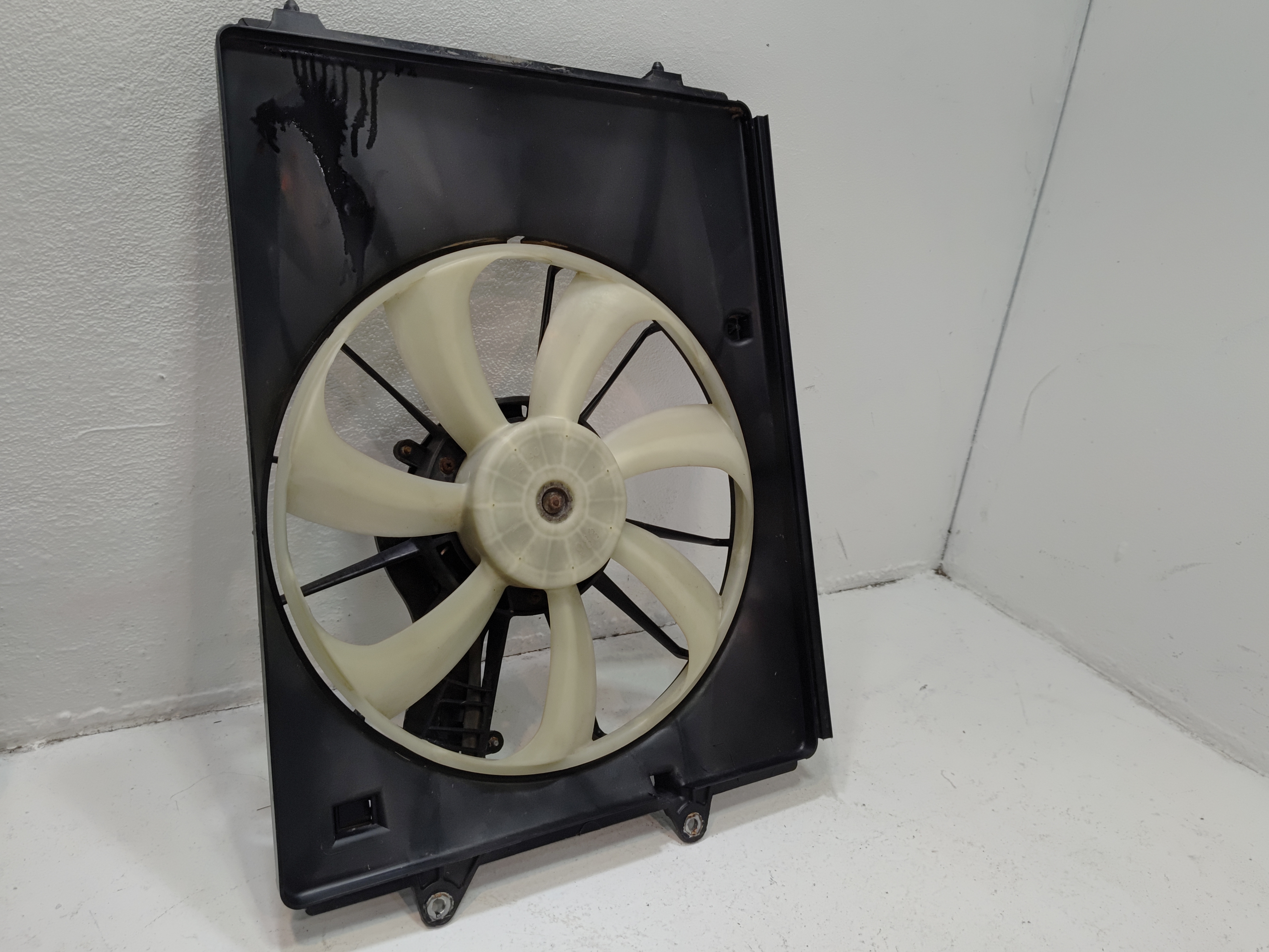 2019-2025 Honda Passport Radiator Passenger Side Cooling Fan Shroud & Motor OEM