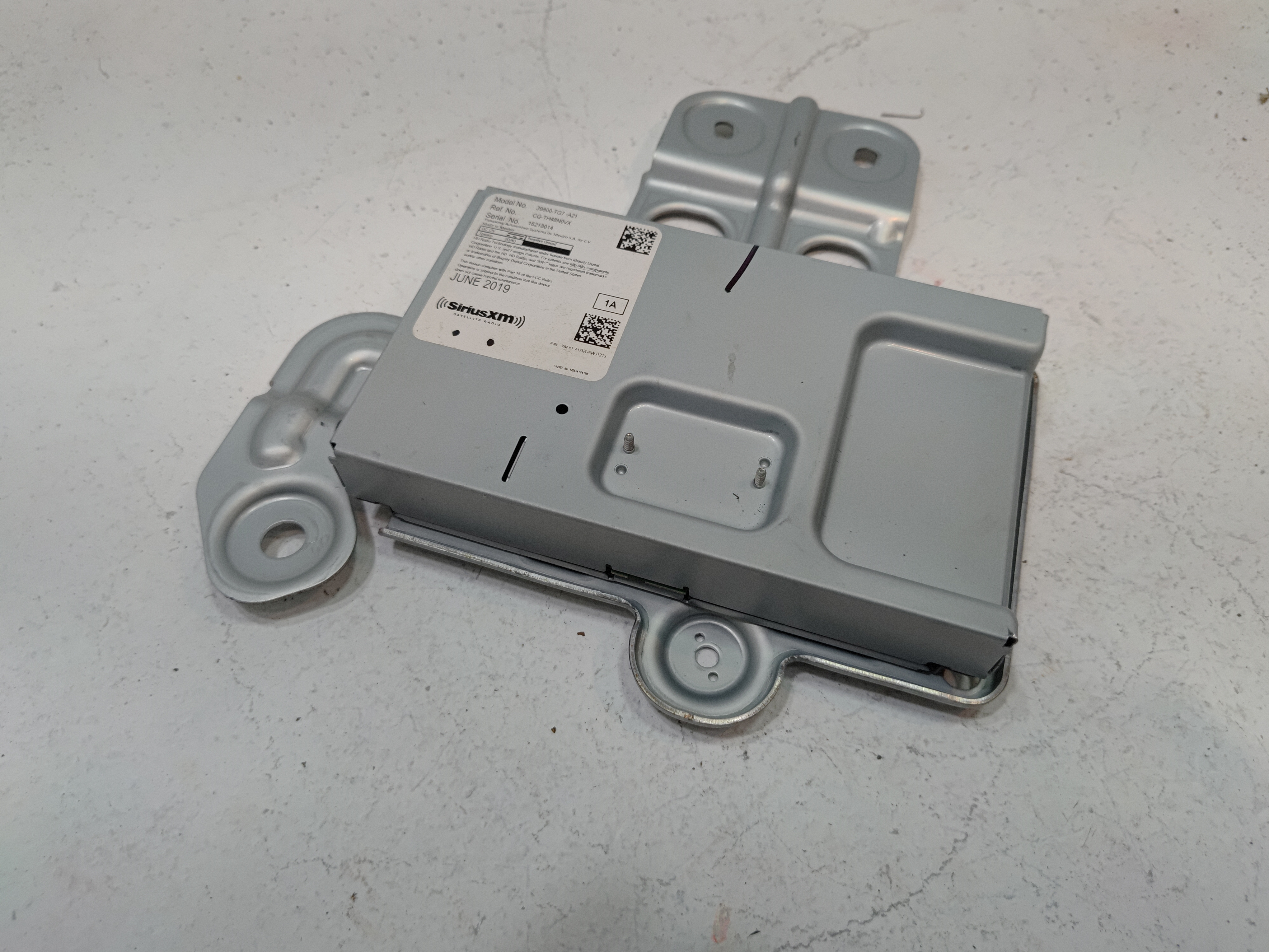 OEM SATELLITE RADIO TUNER CONTROL MODULE UNIT W/BRACKET HONDA PILOT 2019-2020