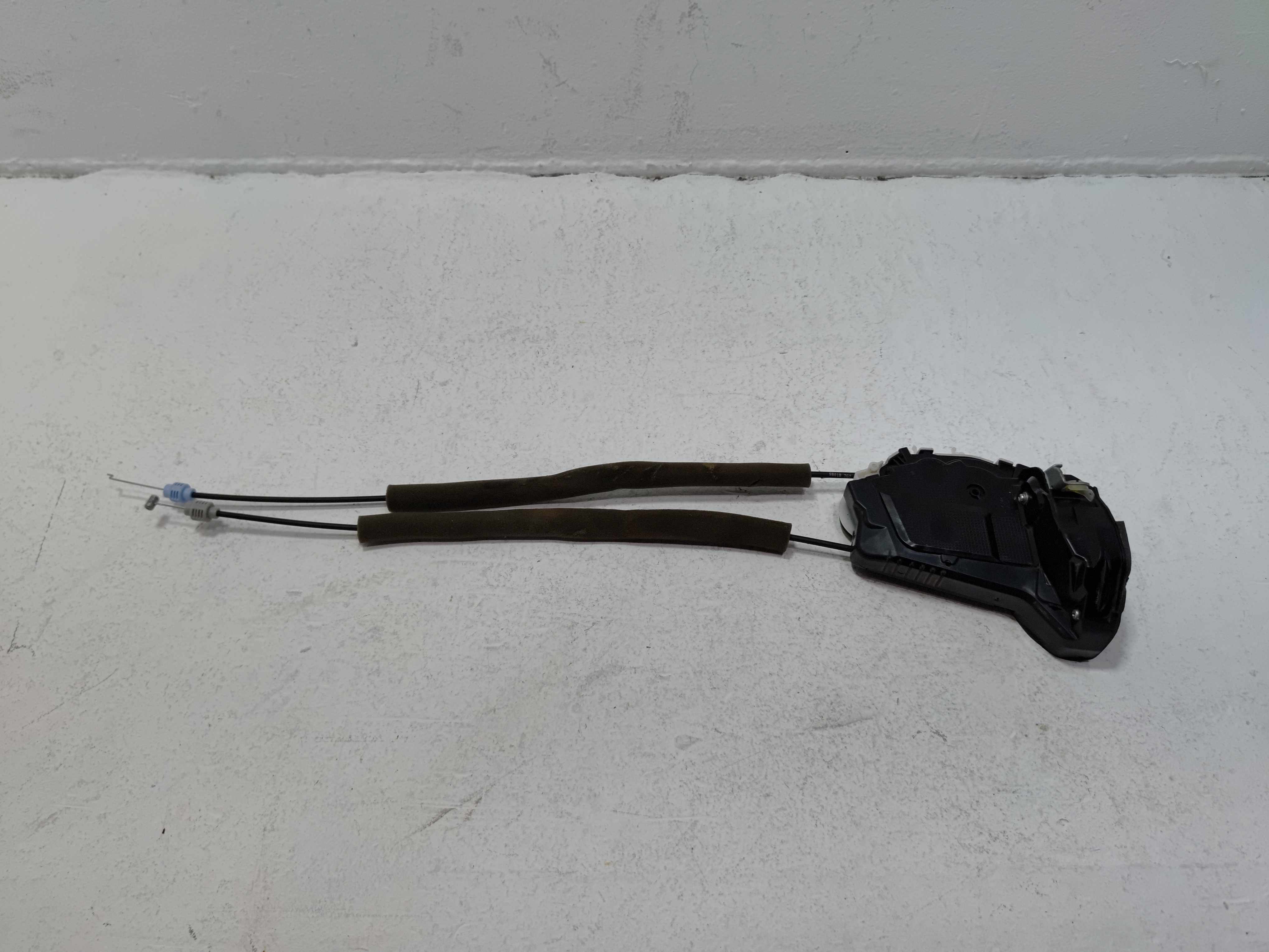 2016-2022 HONDA PILOT REAR PASSENGER SIDE DOOR LOCK LATCH ACTUATOR & CABLES OEM