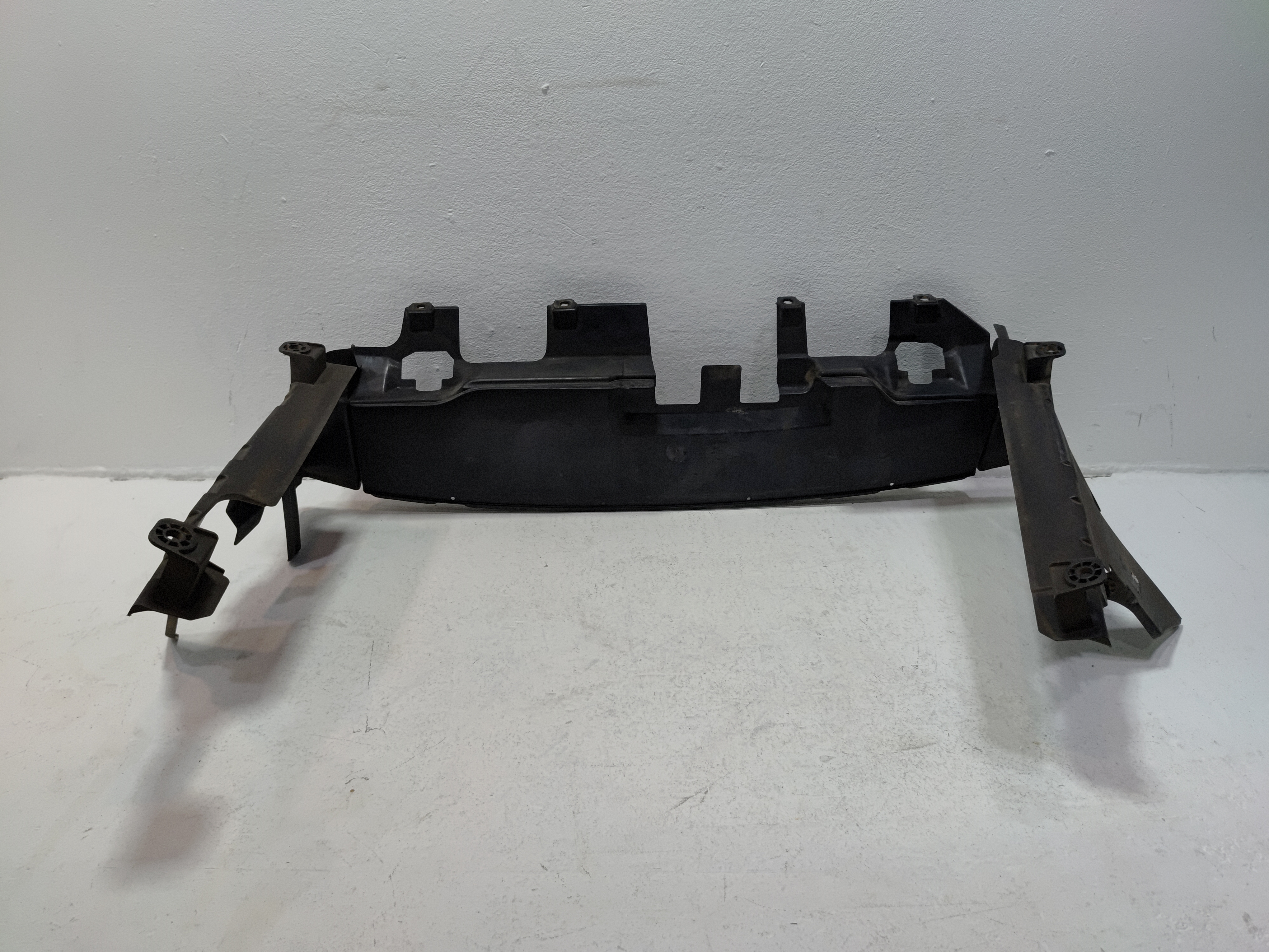 2019-2022 HONDA PILOT FRONT BUMPER INNER AIR GUIDE COVER BAFFLE ASSEMBY OEM