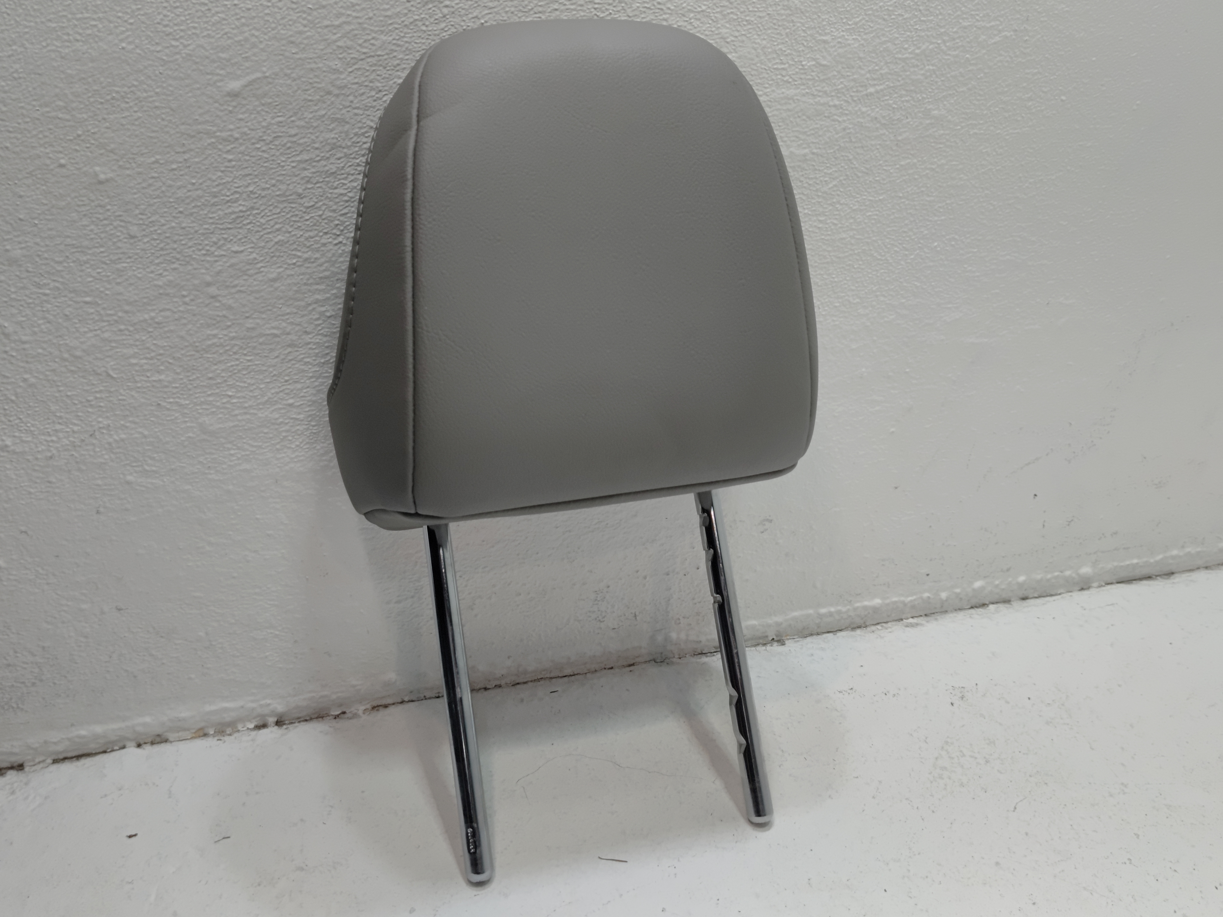 2019 TOYOTA CAMRY FRONT RIGHT OR LEFT HEAD HEADREST CLOSE GRAY OEM 1 PCS