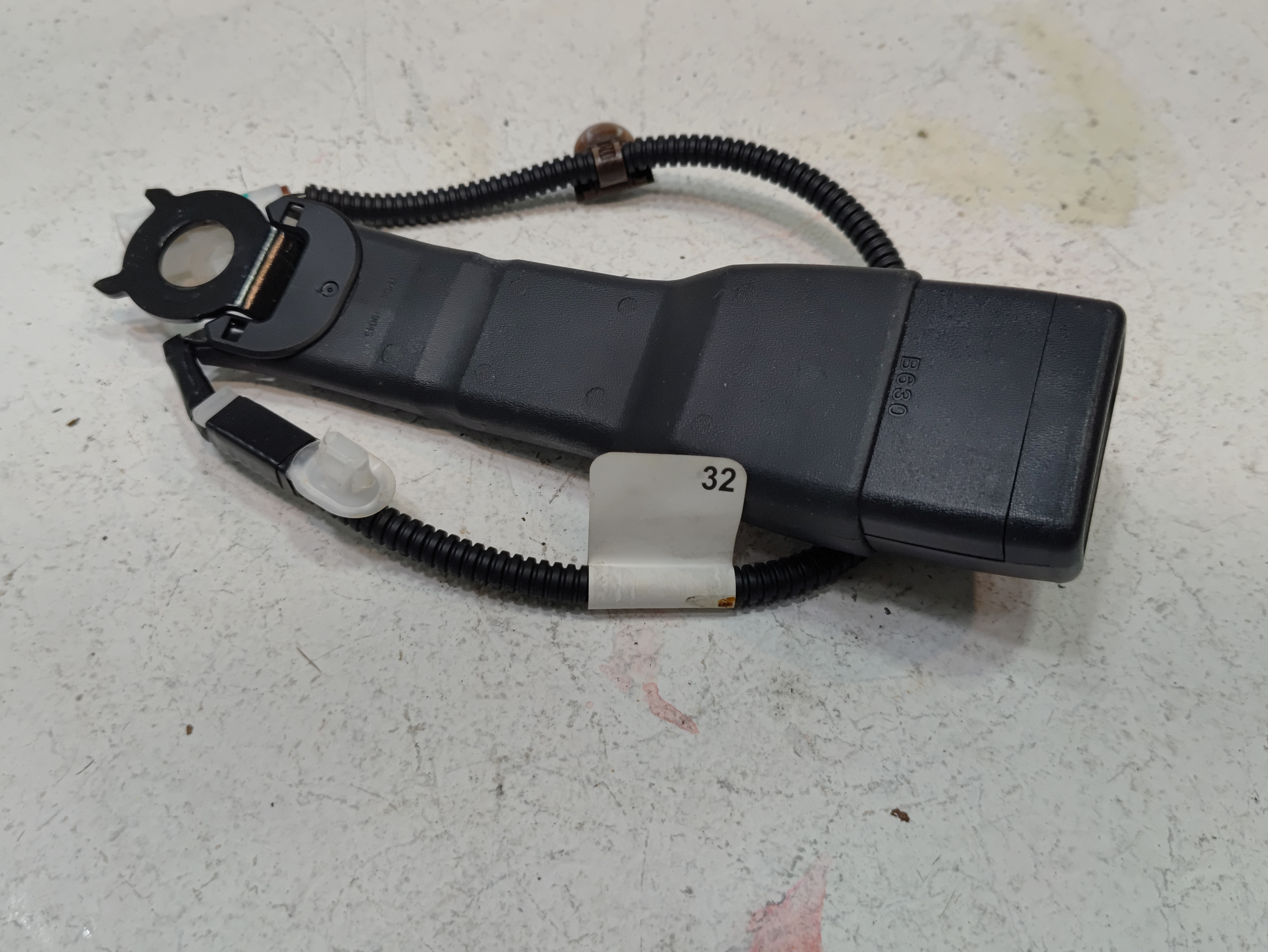 Toyota Camry 2018-2024 Front Passenger Side Seat Belt Seatbelt Buckle OEM Black