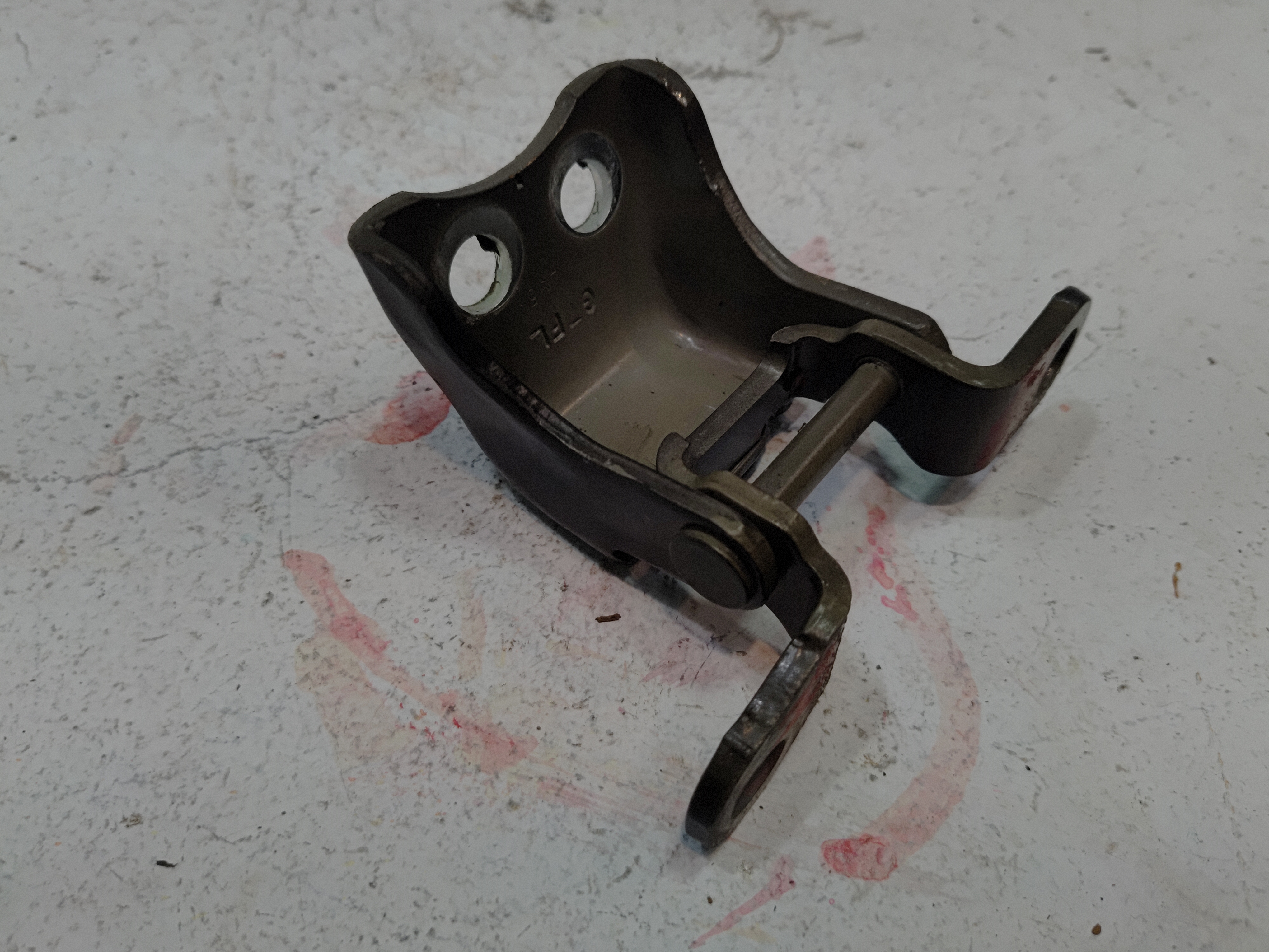 2016-2022 HONDA PILOT FRONT LEFT DRIVER SIDE DOOR HINGE LOWER OEM