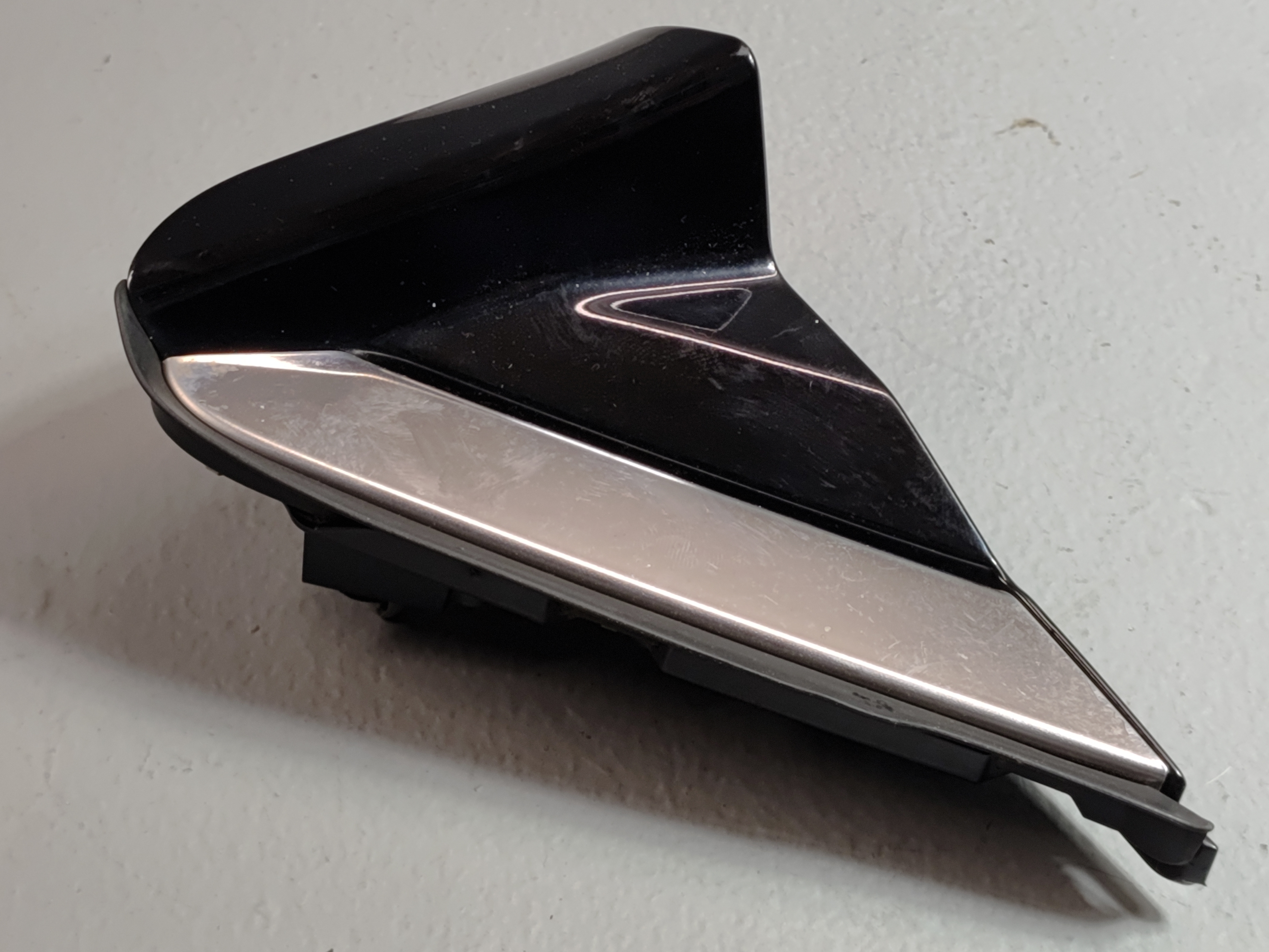 HONDA PILOT Ridgeline FRONT PASSENGER SIDE FENDER CORNER MOLDING 2016-2022 OEM