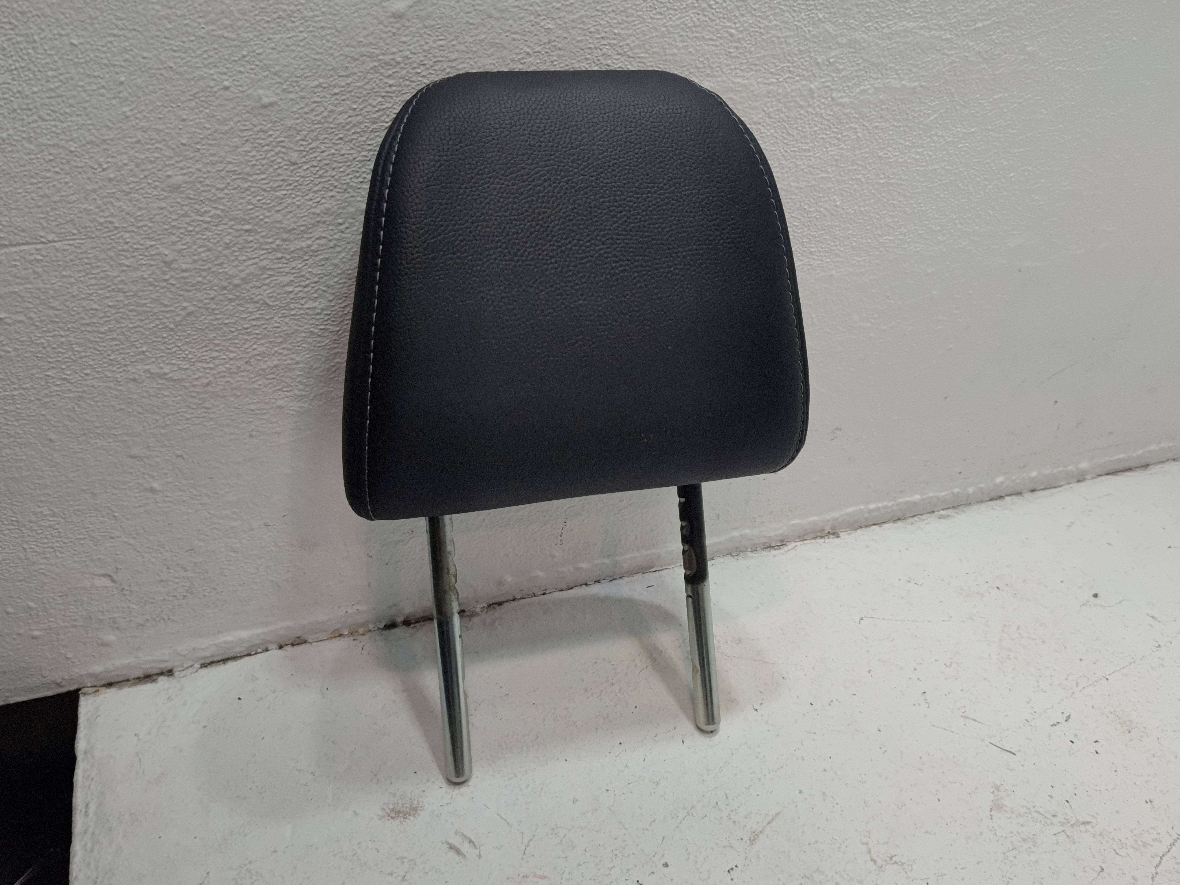 2016-2022 HONDA PILOT FRONT LEFT DRIVER SIDE HEADREST HEAD REST OEM