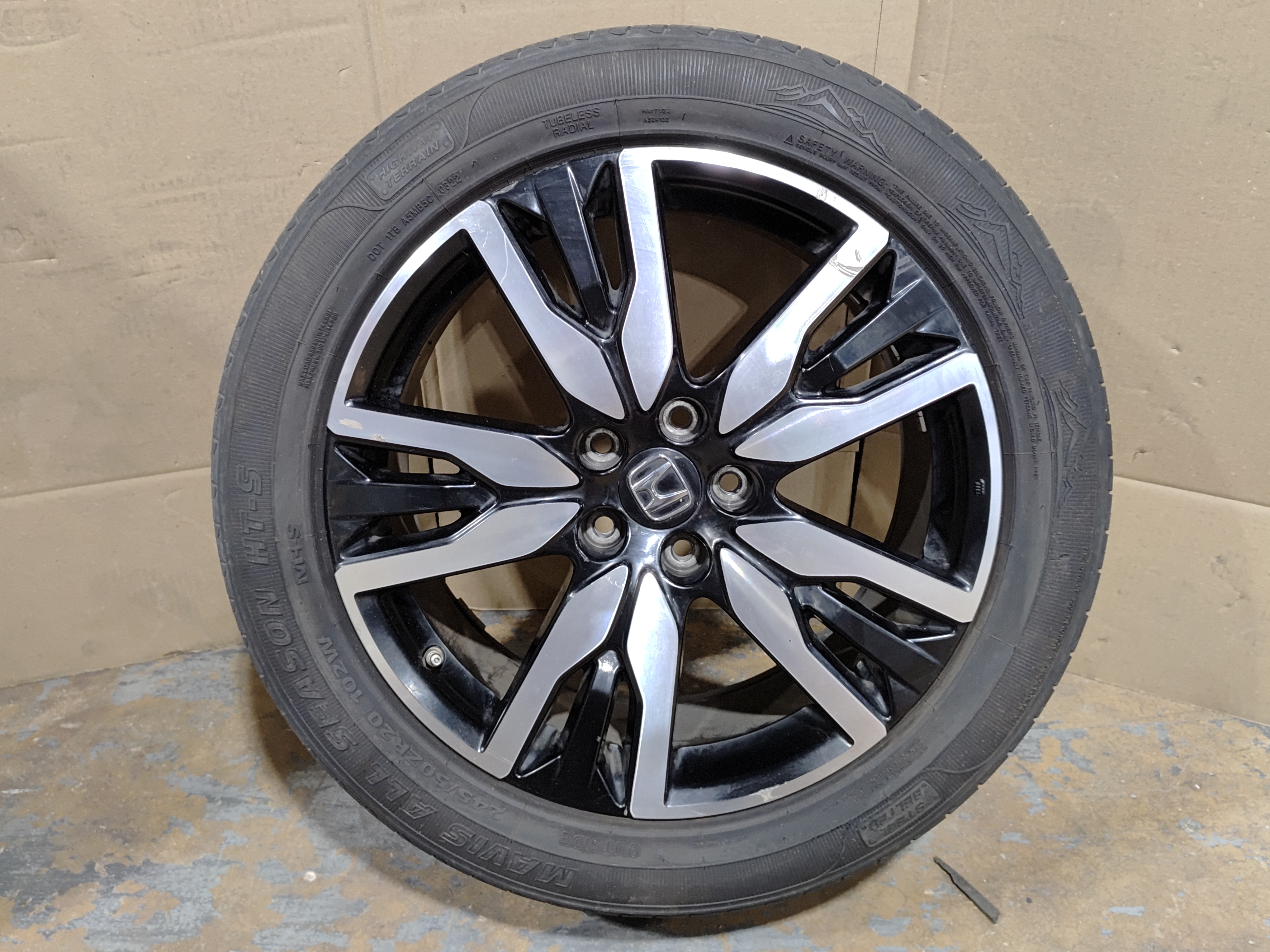 19-22 Honda Pilot Touring Machined Black Wheel Rim 20x8J W/ TIRE 245/50ZR20 OEM