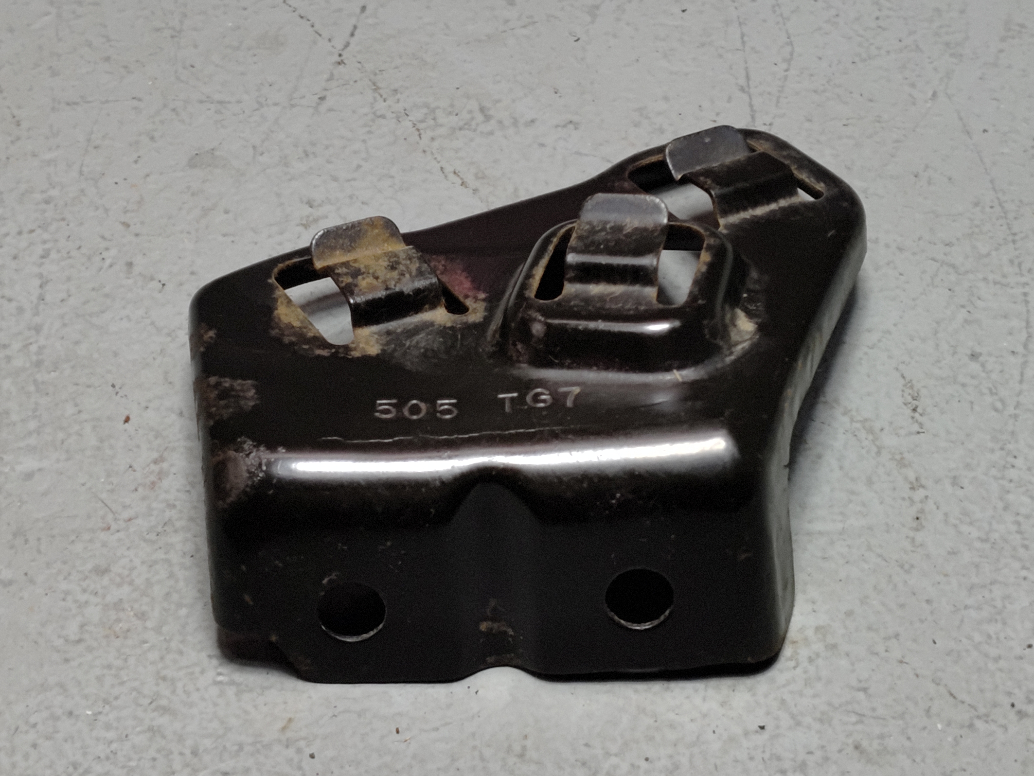 2016-2022 HONDA PILOT REAR PASSENGER SIDE BUMPER OUTER MOUNT SUPPORT BRACKET OEM