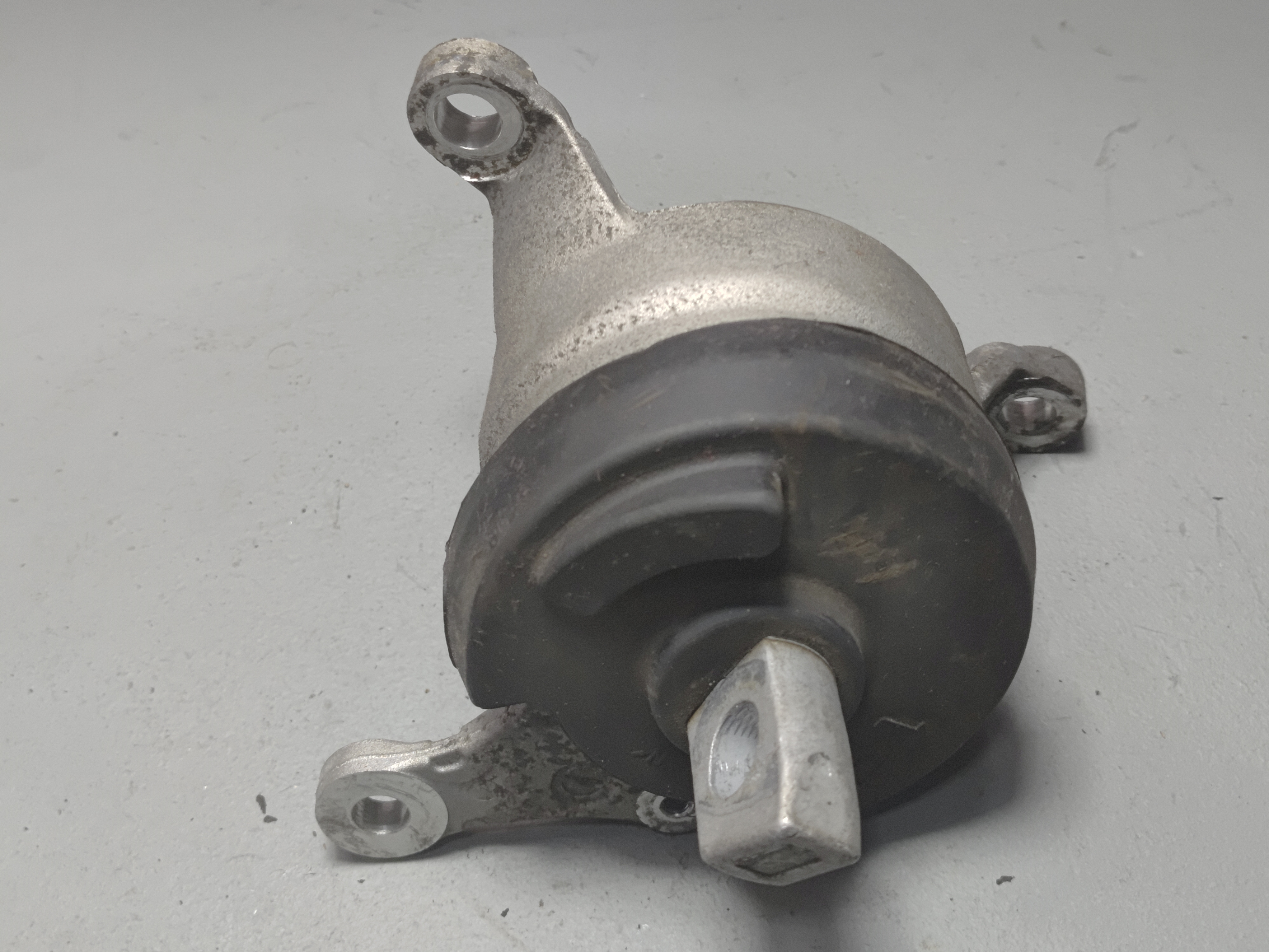 HONDA PILOT 3.5L ENGINE PASSENGER SIDE MOTOR MOUNT BRACKET SUPPORT 2016-2022 OEM