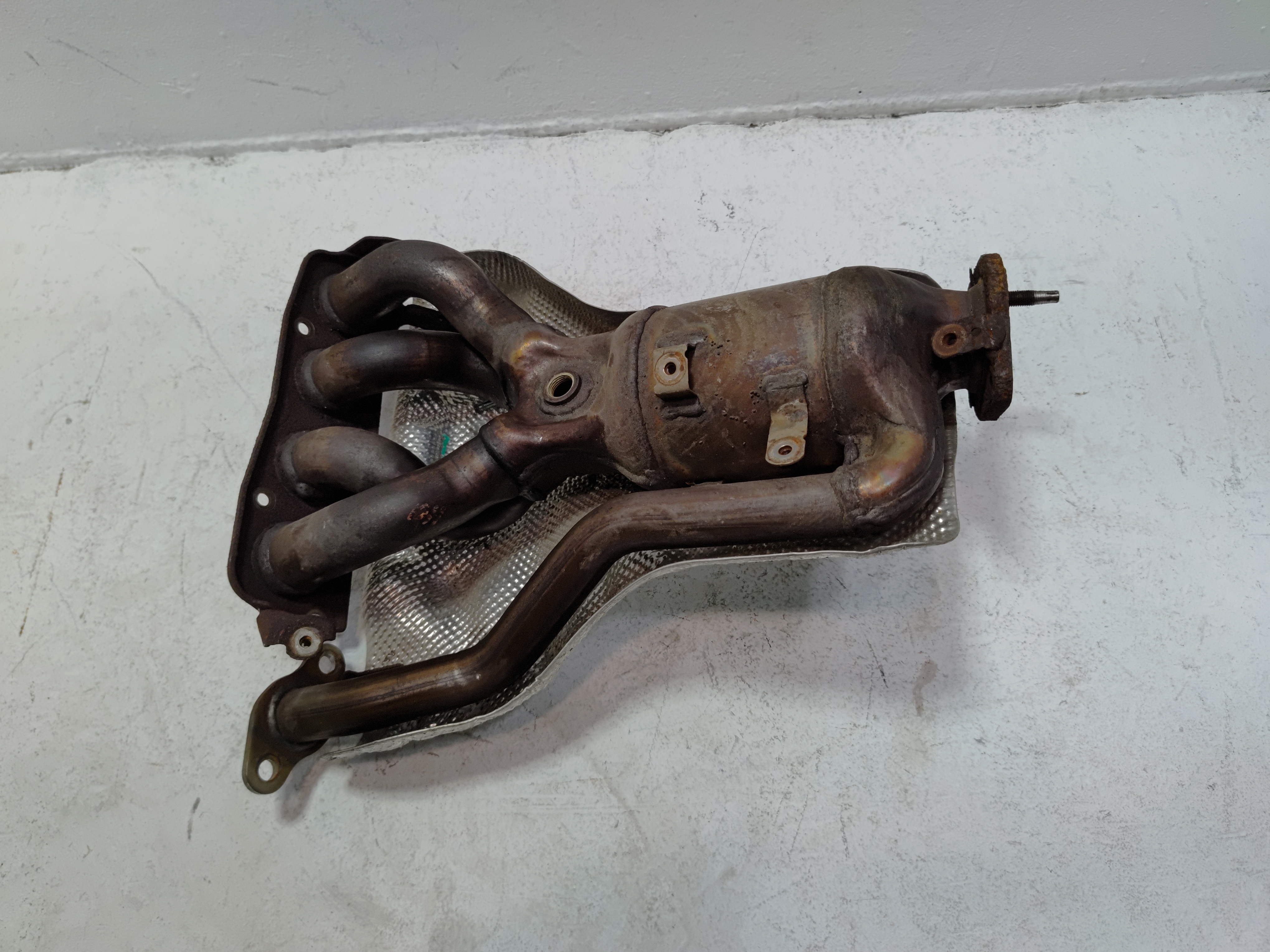2019-2022 Toyota RAV4 2.5L Rear Exhaust Manifold Assembly W/ Heat Shield OEM