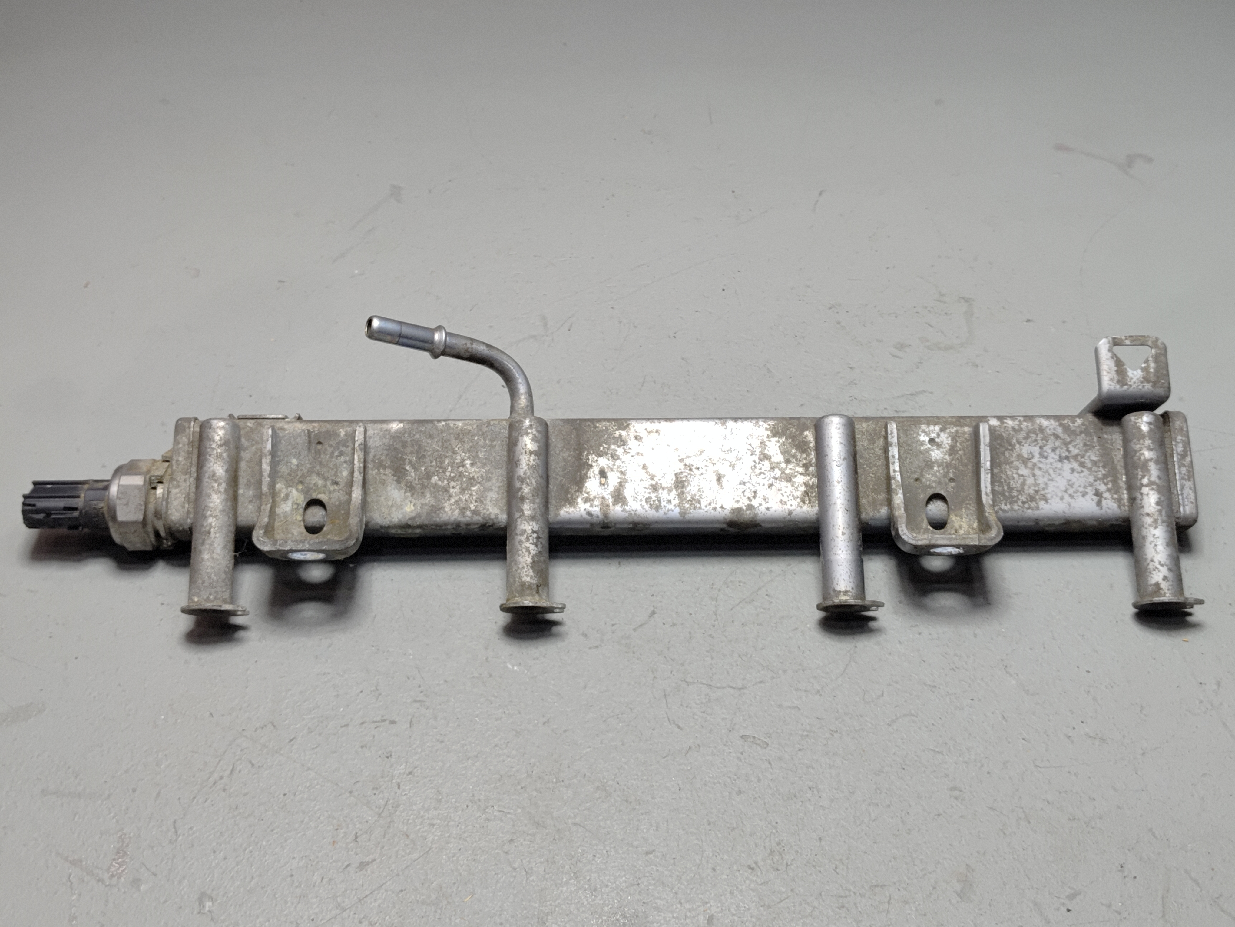 2019-2022 Toyota RAV4 2.5L Engine Motor Fuel Injection Injector Rail OEM