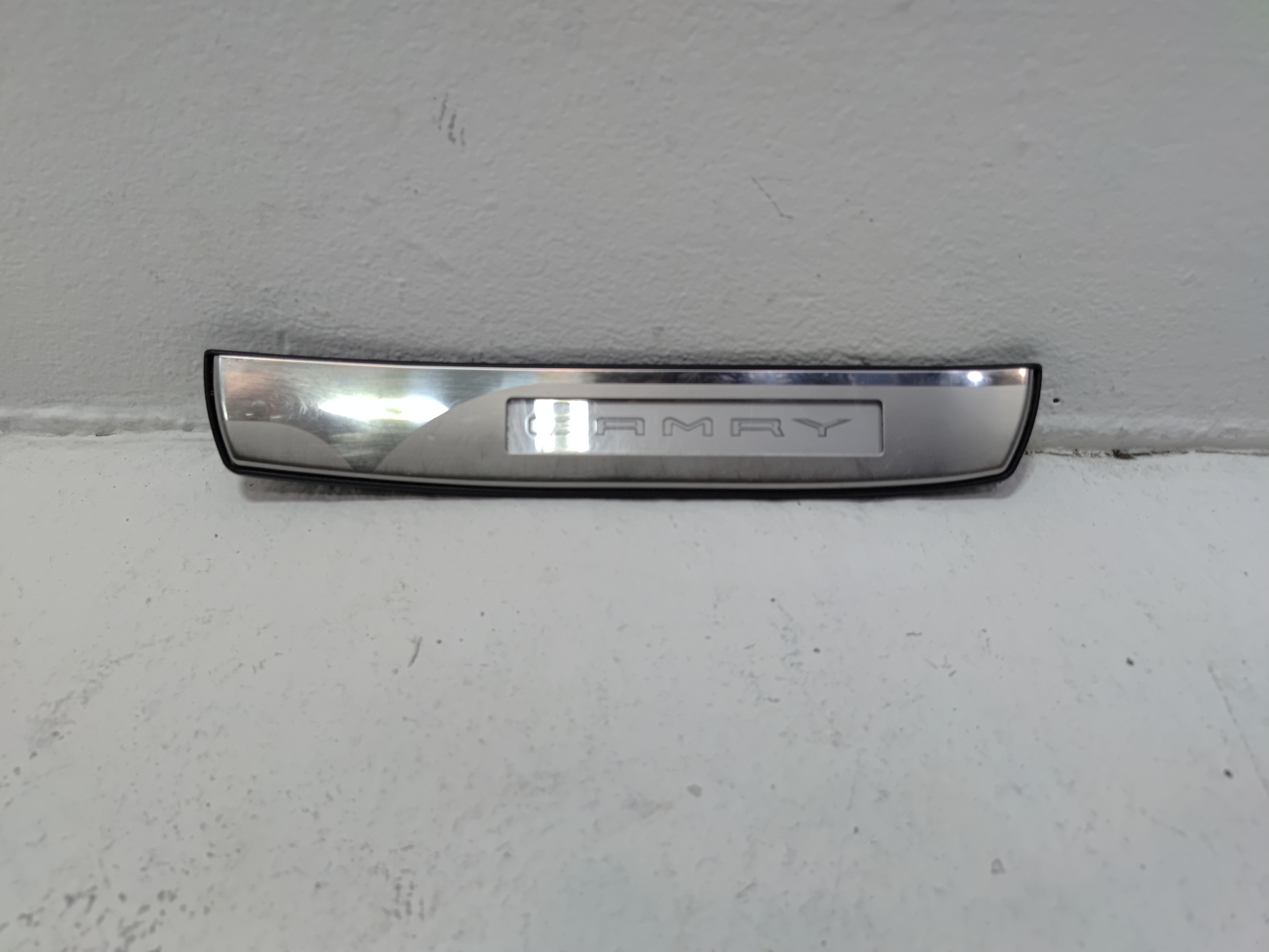 2018-2024 TOYOTA CAMRY REAR RIGHT PASSENGER DOOR LOWER SILL SCUFF PLATE OEM