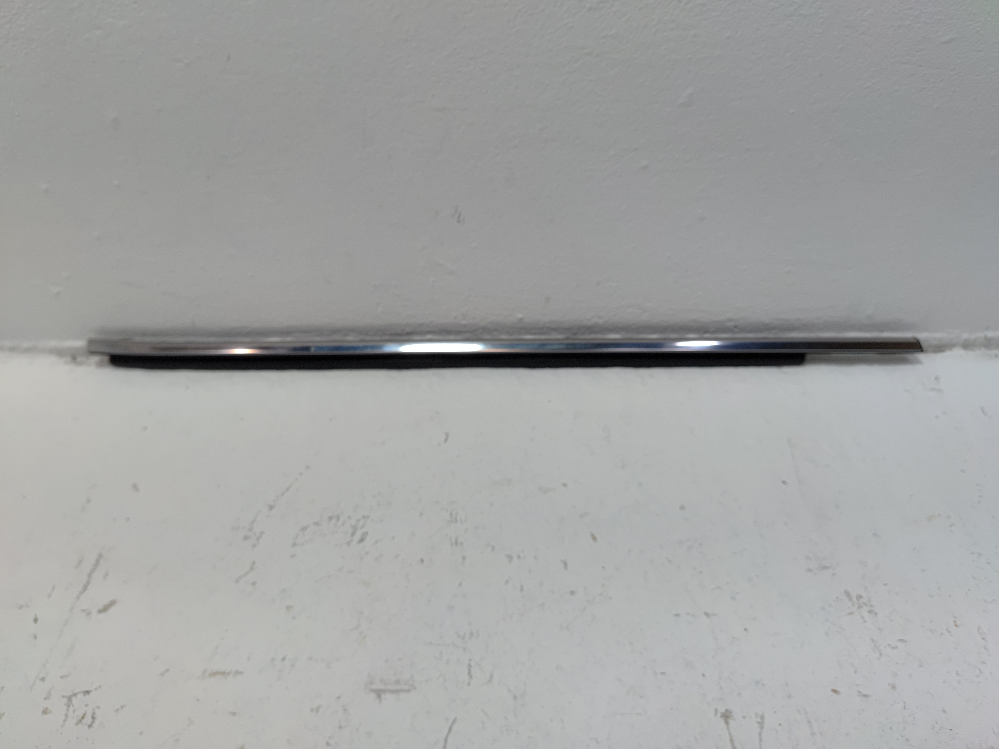 2018-2024 TOYOTA CAMRY REAR RIGHT PASSENGER SIDE DOOR WINDOW BELT MOLDING OEM