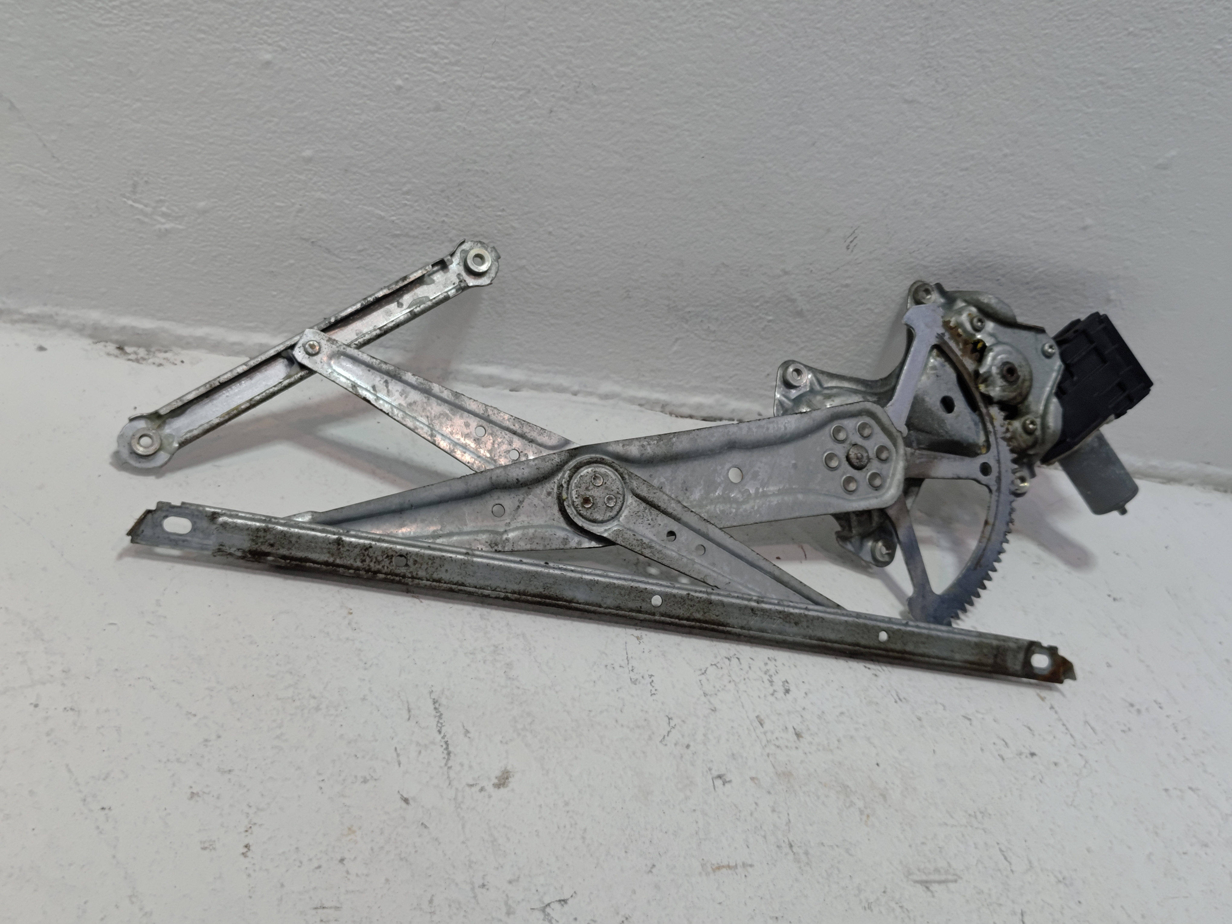 2018-2024 TOYOTA CAMRY FRONT LEFT DRIVER DOOR WINDOW REGULATOR W/ MOTOR OEM