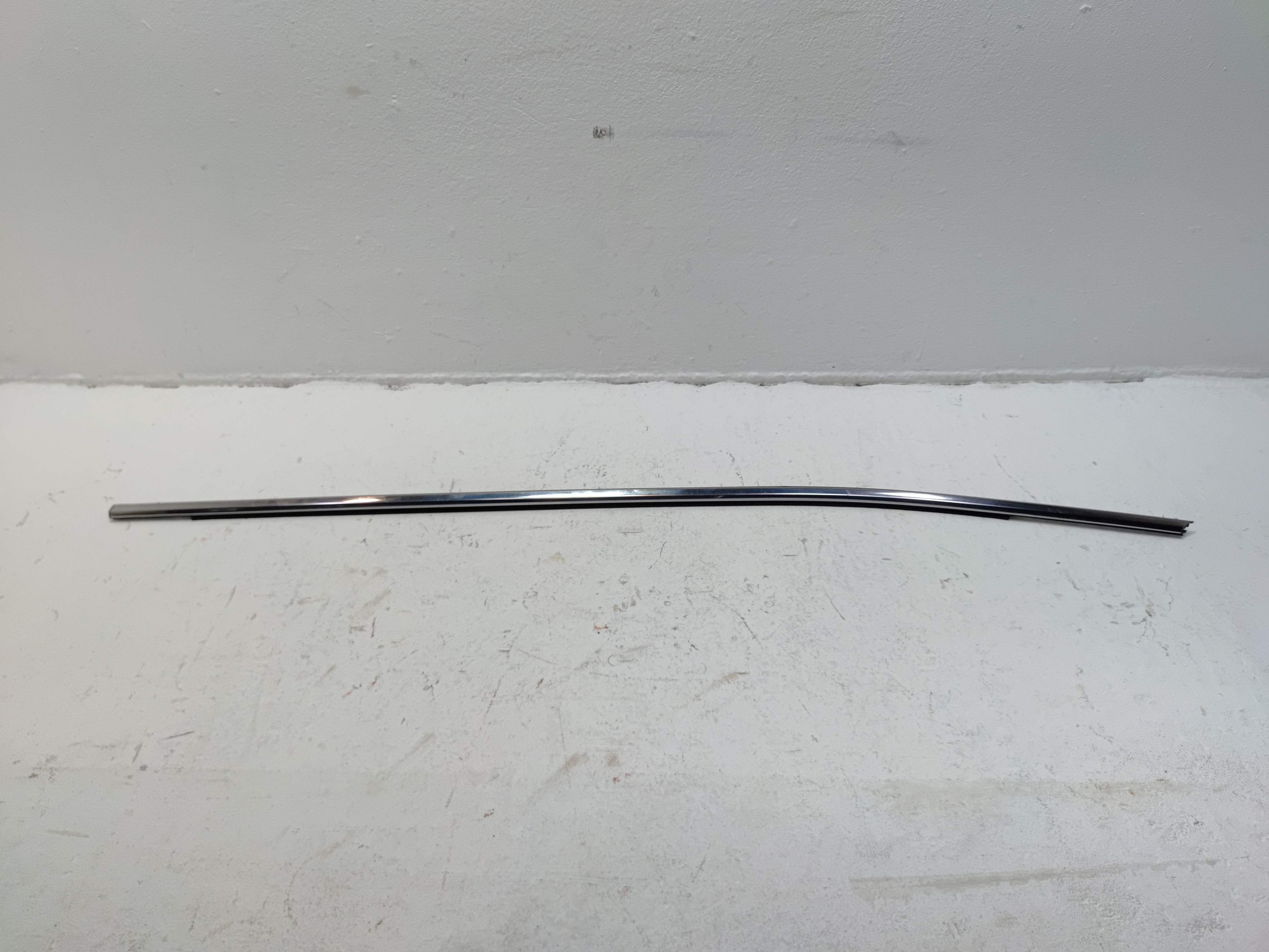 2018-2025 TOYOTA CAMRY FRONT LEFT DRIVER SIDE DOOR WINDOW BELT MOLDING OEM
