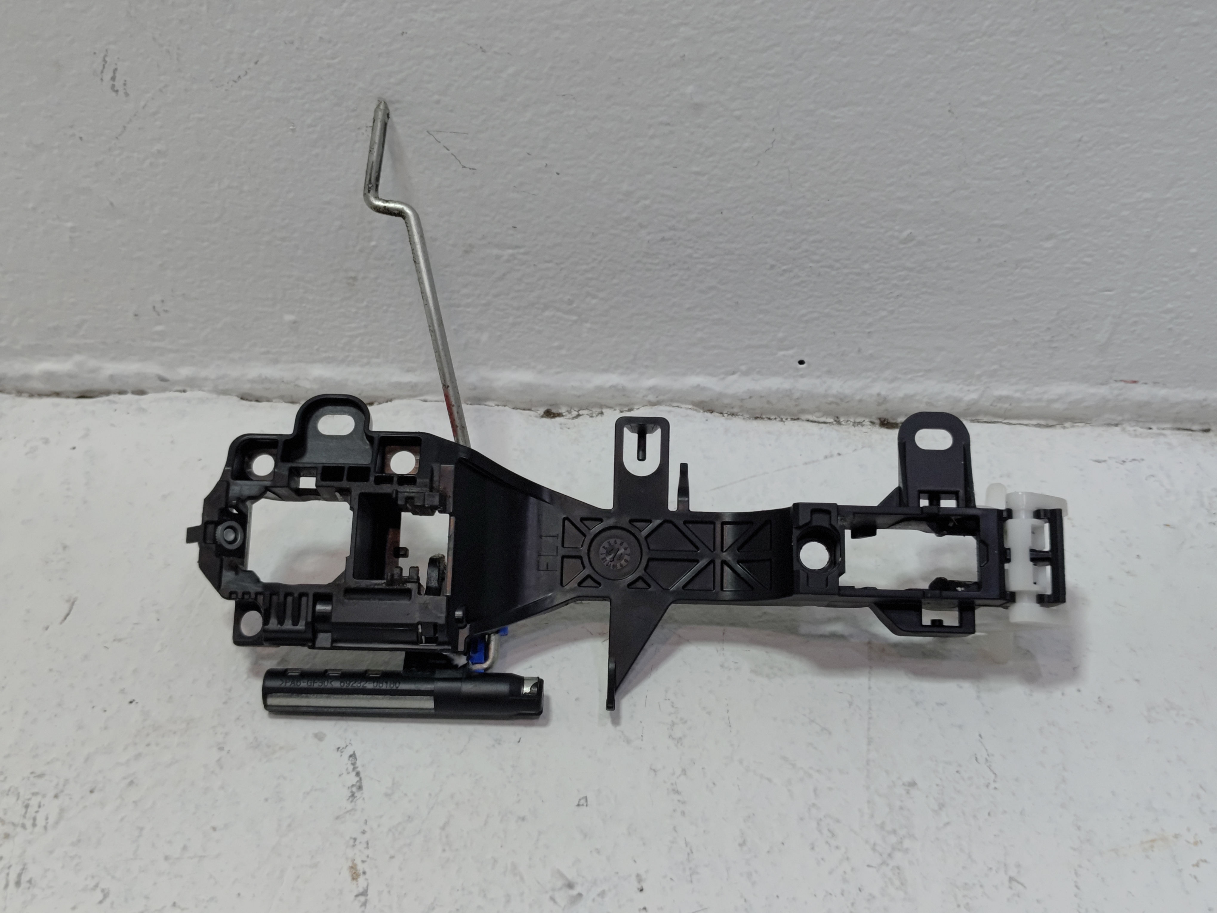 2018-2025 TOYOTA CAMRY FRONT DRIVER SIDE DOOR EXTERIOR HANDLE BASE BRACKET OEM