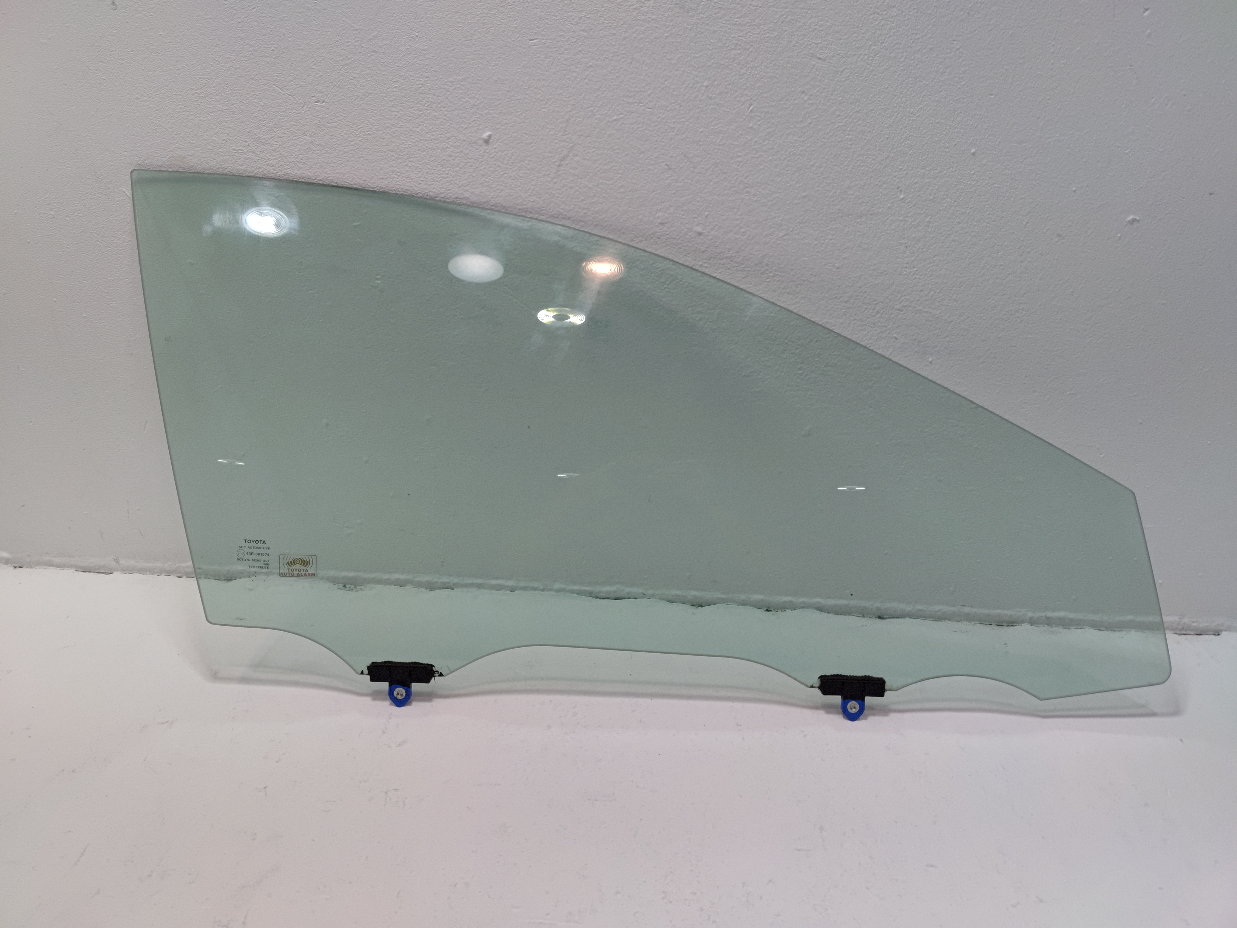 TOYOTA CAMRY FRONT RIGHT PASSENGER SIDE DOOR WINDOW GLASS 2018 - 2024 OEM