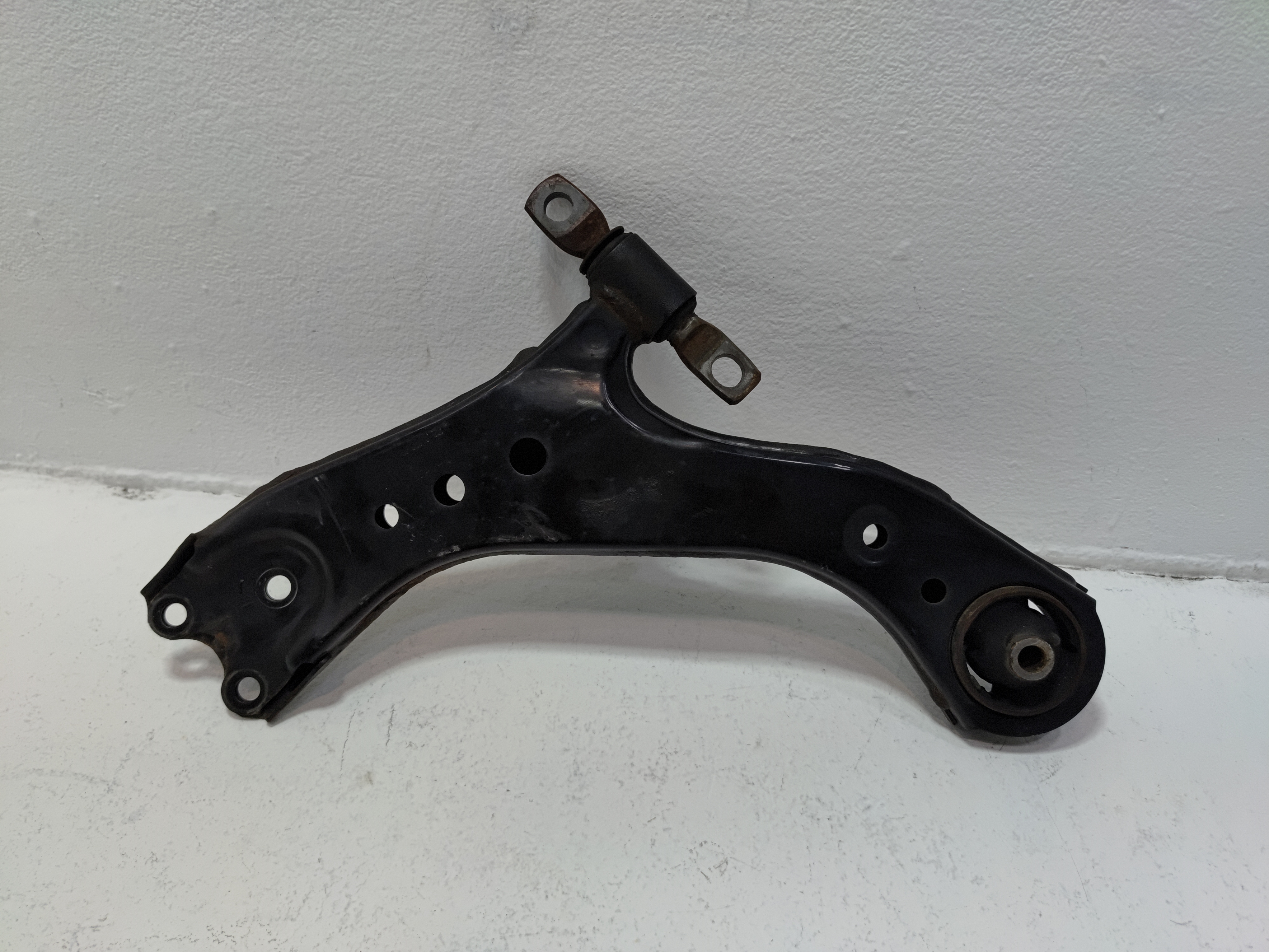 2018-2025 TOYOTA CAMRY FRONT RIGHT PASSENGER SIDE LOWER CONTROL ARM OEM