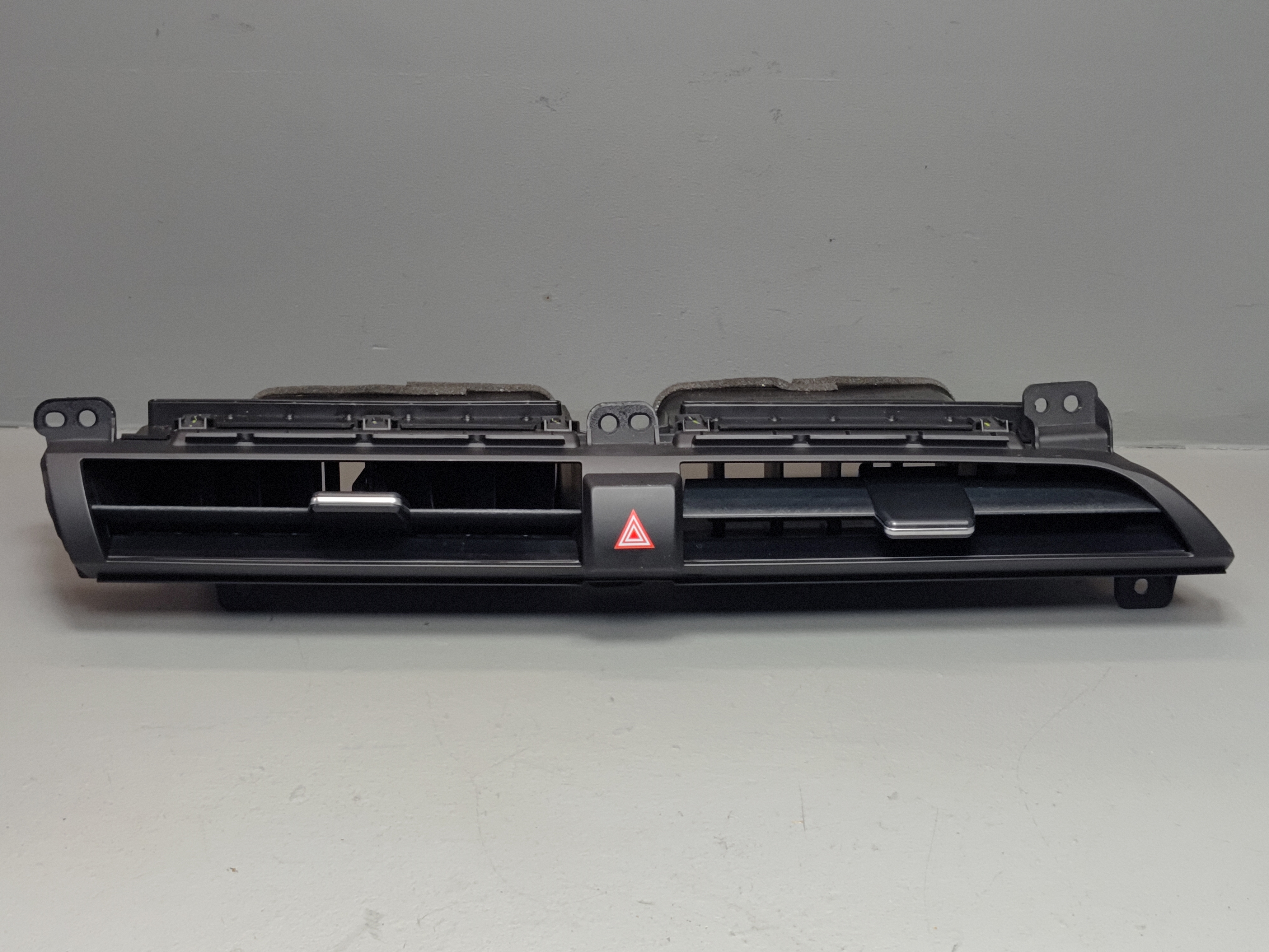 2018-2020 TOYOTA CAMRY DASH DASHBOARD CENTER OUTER AIR VENT GRILLE OEM