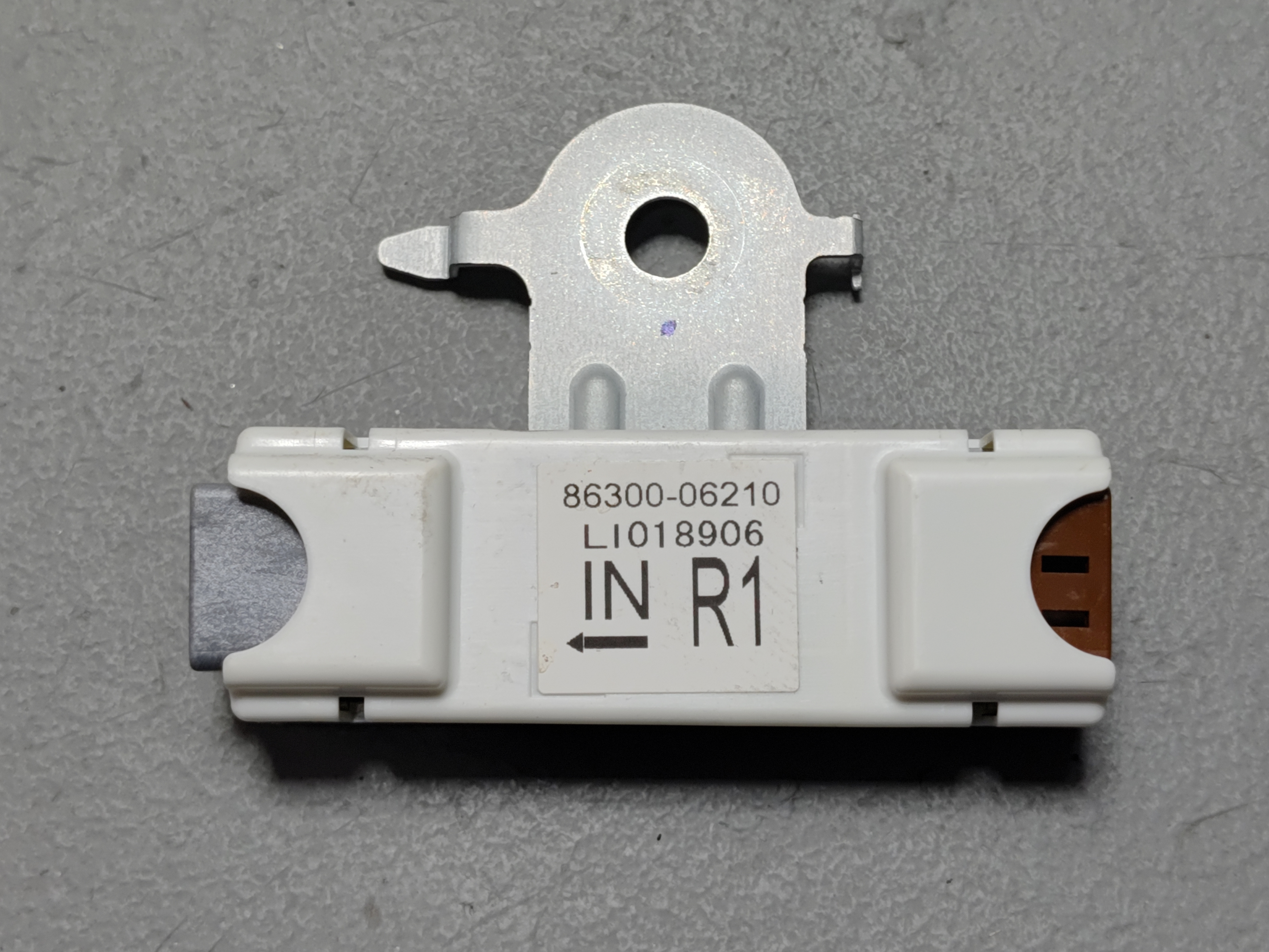 2018-25 TOYOTA CAMRY REAR PASSENGER SIDE AMP AMPLIFIER ANTENNA MODULE OEM