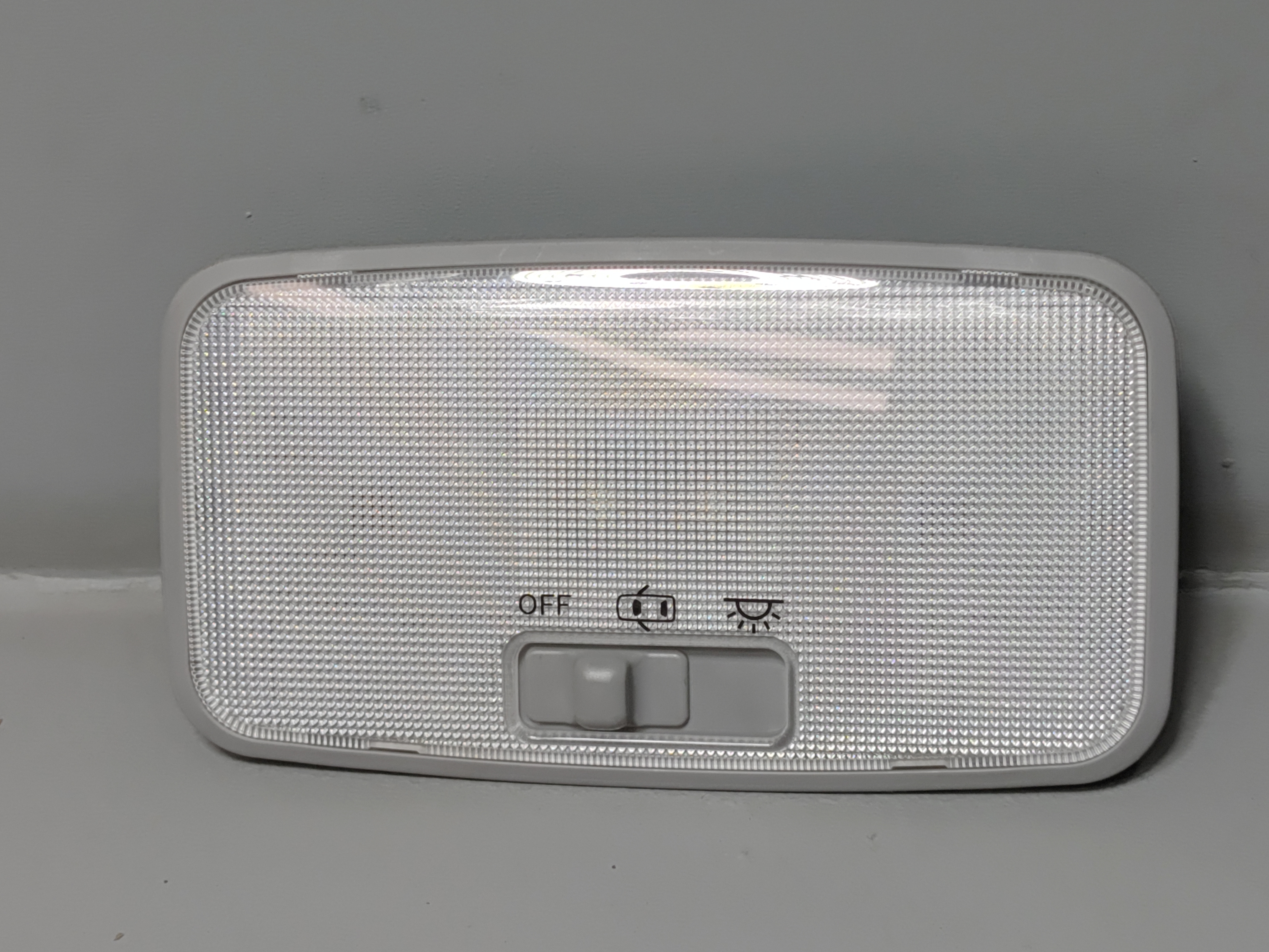 2012-2020 TOYOTA CAMRY REAR UPPER ROOF CENTER DOME LIGHT READING LAMP OEM