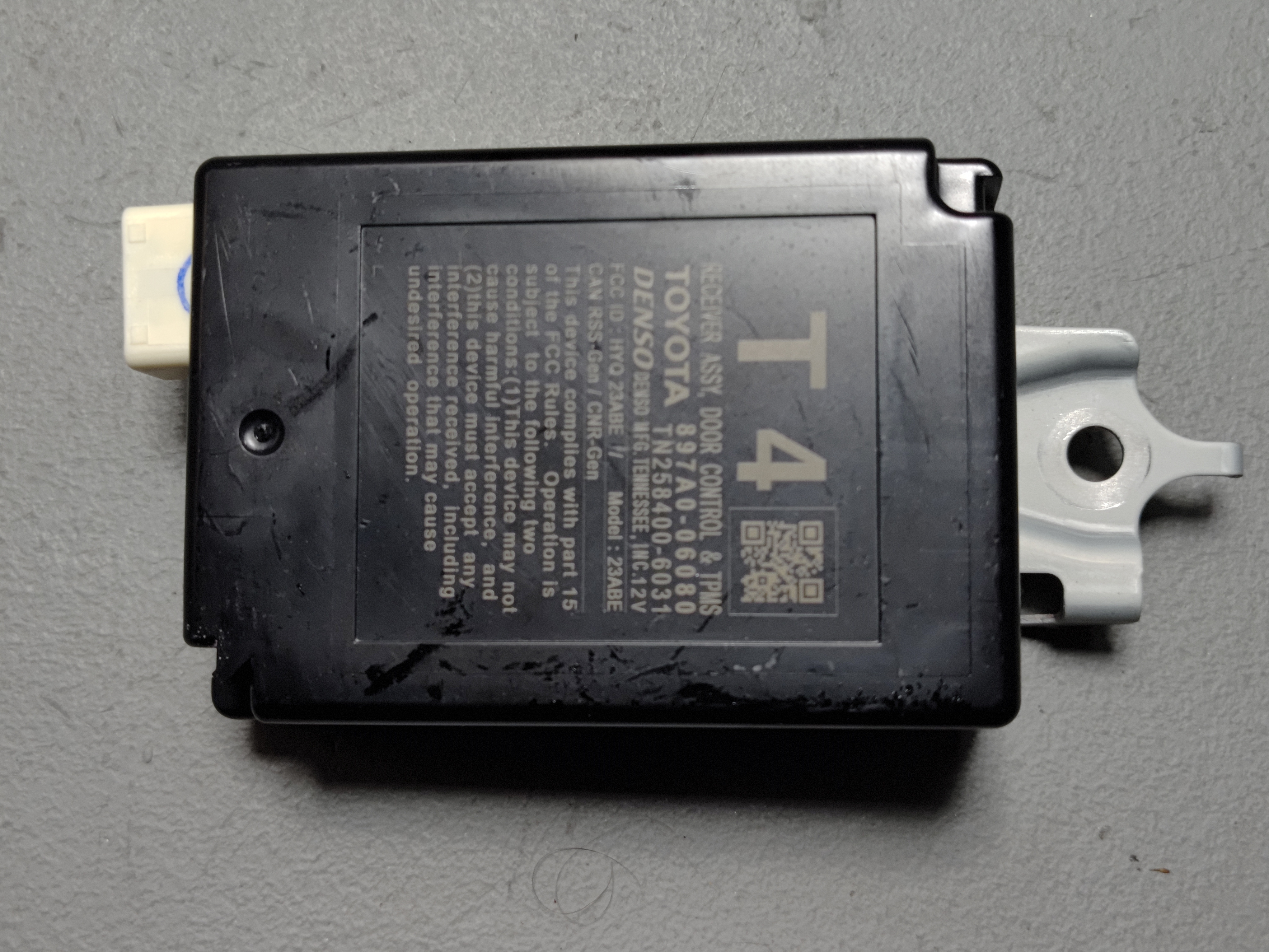 2018-2024 TOYOTA CAMRY SE TPMS TIRE PRESSURE MONITORING MODULE W/ BRACKET OEM