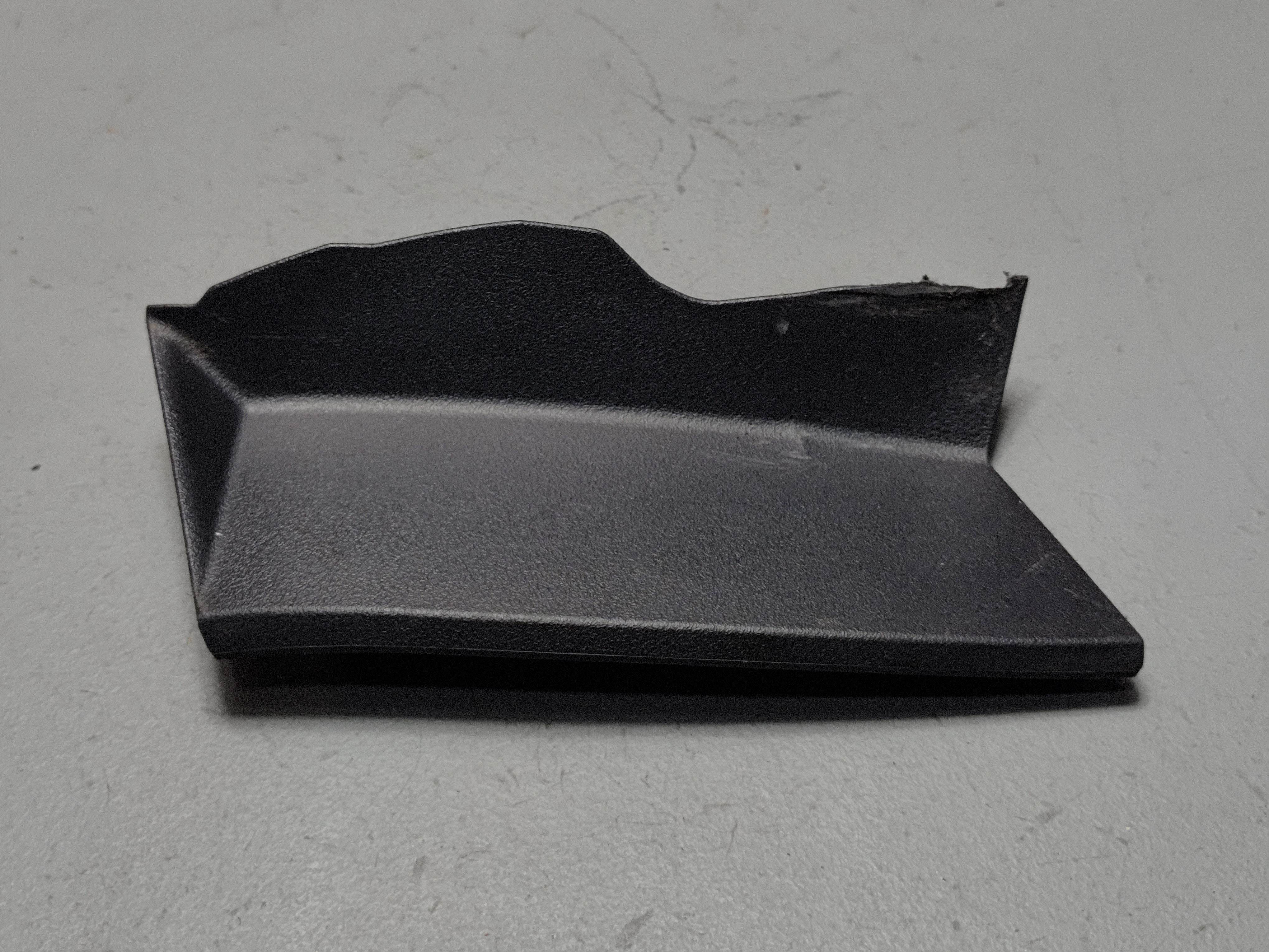 2018-2020 TOYOTA CAMRY REAR PASSENGER SIDE TAILLIGHT LIGHT LAMP COVER PANEL OEM