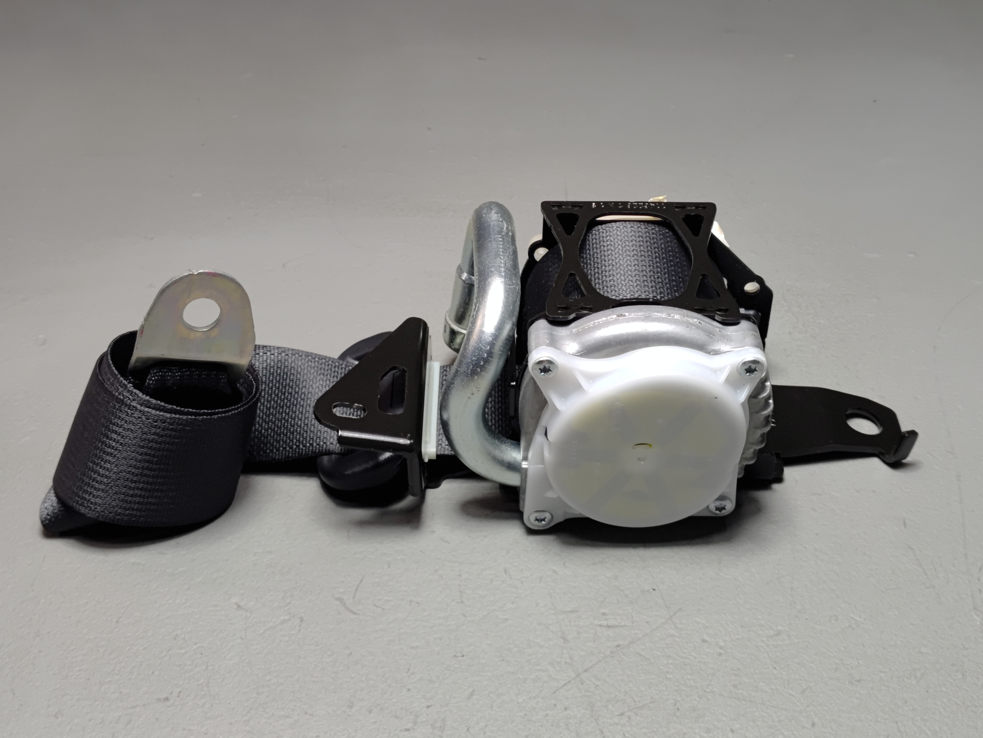 2018 TOYOTA CAMRY REAR LEFT DRIVER SIDE SEAT BELT SEATBELT RETRACTOR OEM