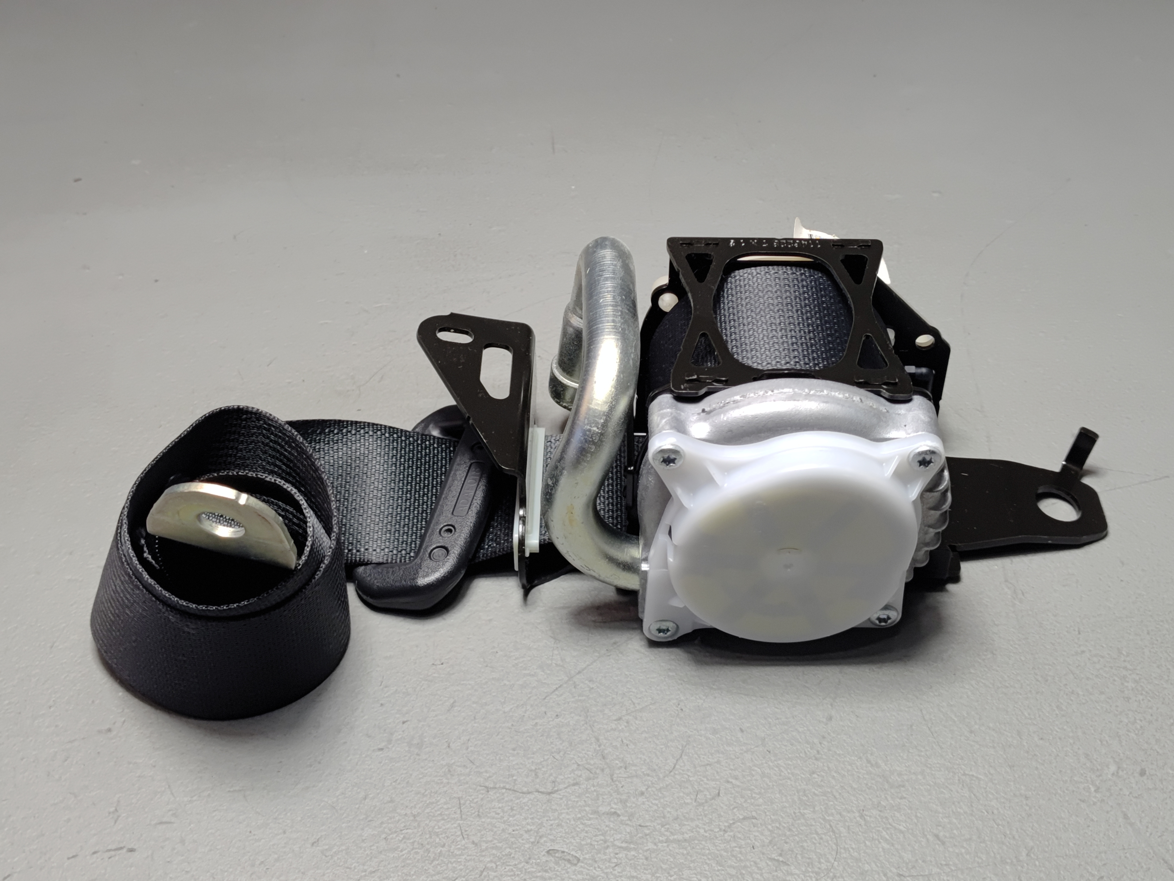 2018 TOYOTA CAMRY REAR RIGHT PASSENGER SIDE SEAT BELT SEATBELT RETRACTOR OEM